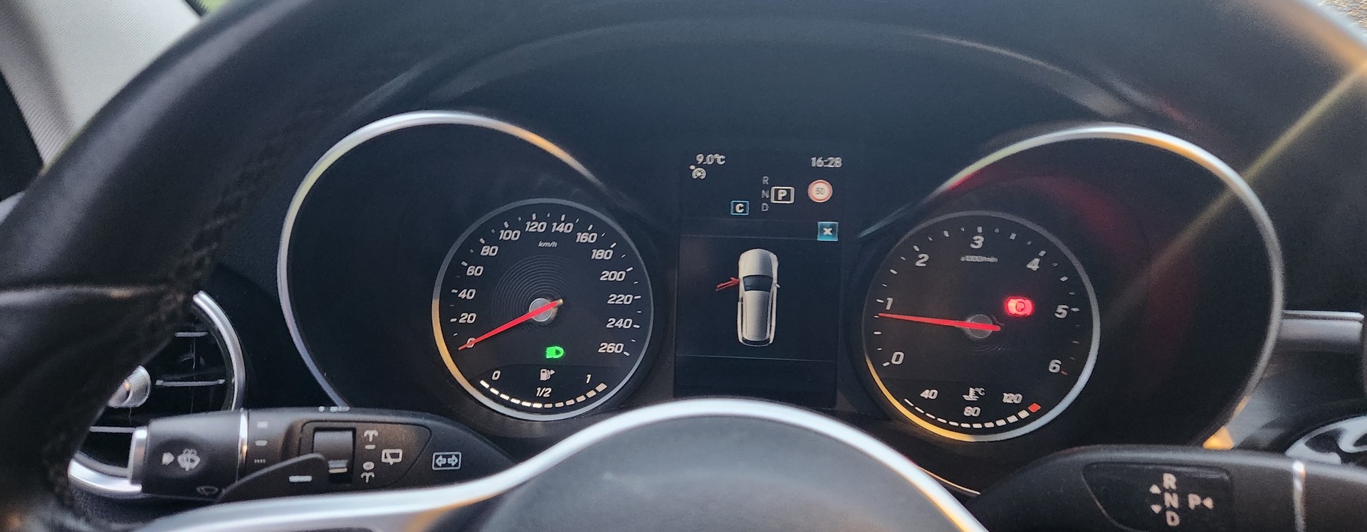MERCEDES-BENZ C 300 d Avantgarde-image-8