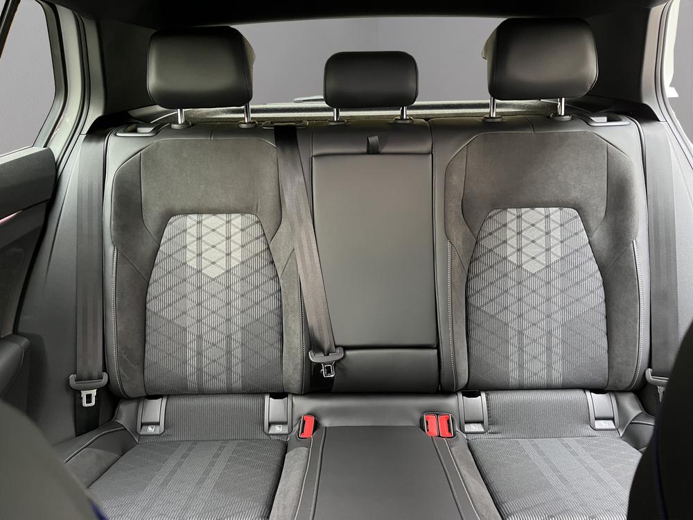 VW Golf 1.5 e TSI mHEV R-Line DSG-image-6
