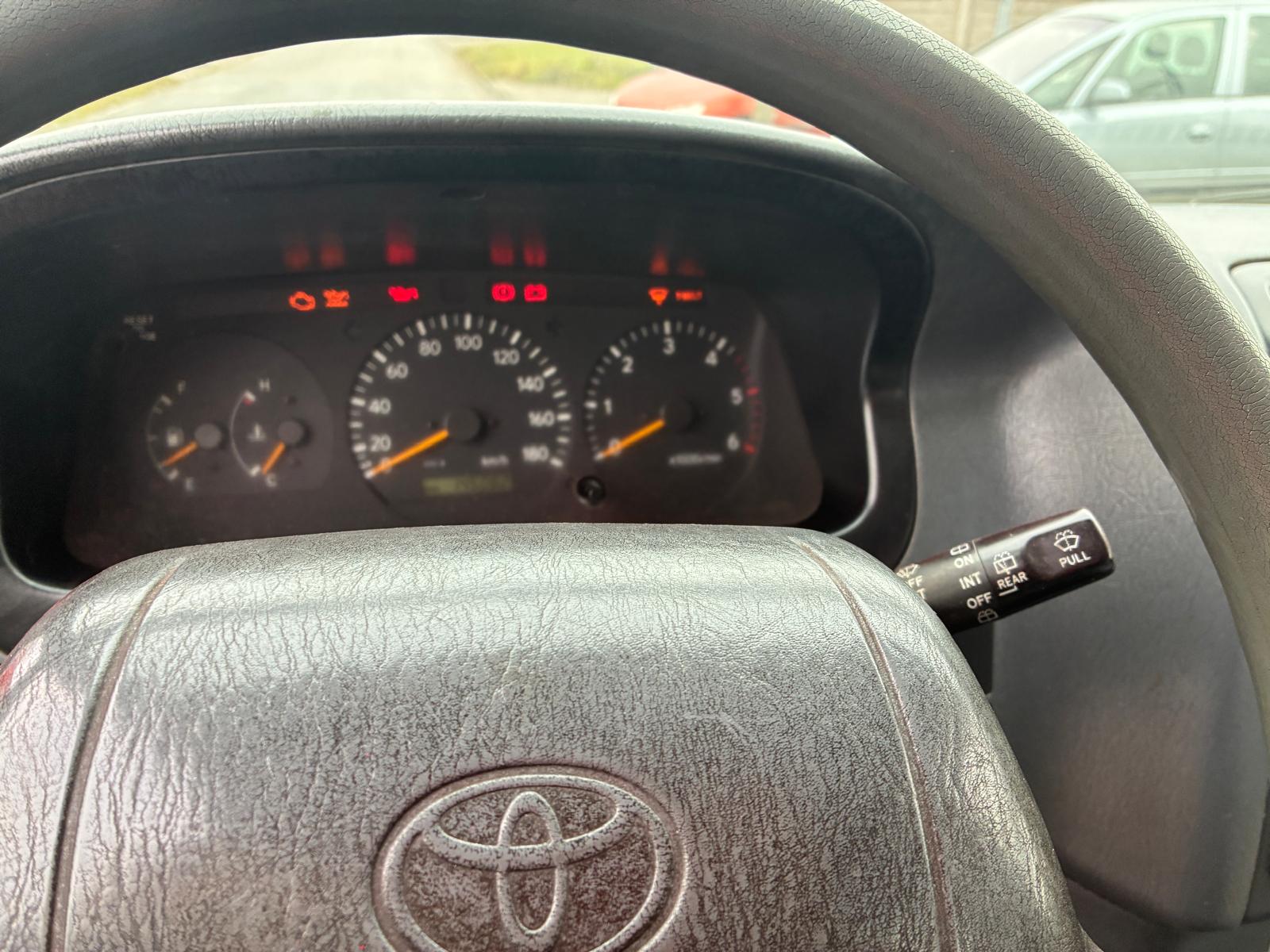 TOYOTA Hiace D-4D 4WD Van-image-4