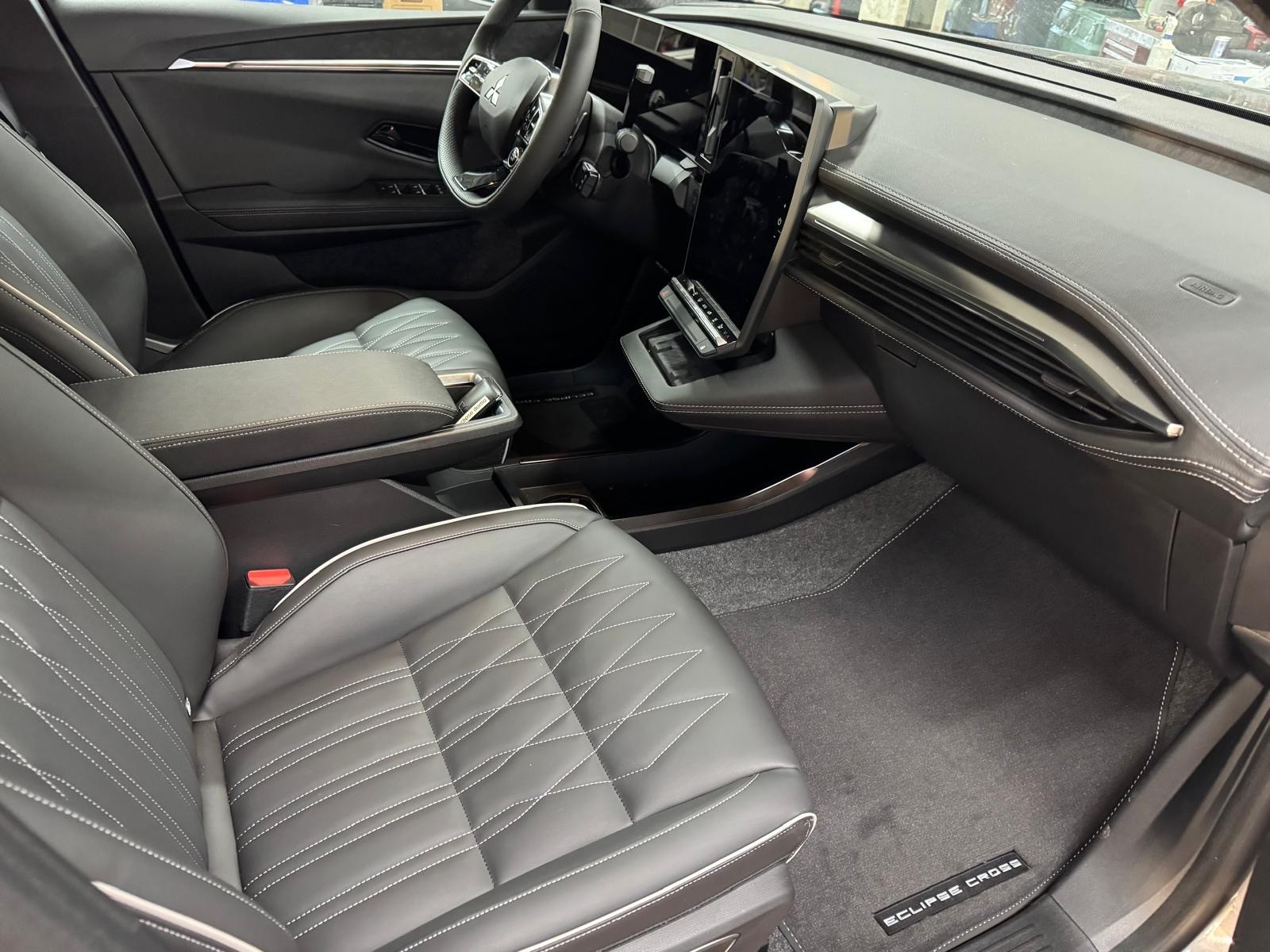 MITSUBISHI ECLIPSE CROSS-image-10