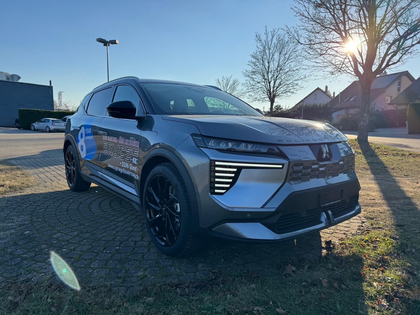 MITSUBISHI ECLIPSE CROSS-showroom-element-1