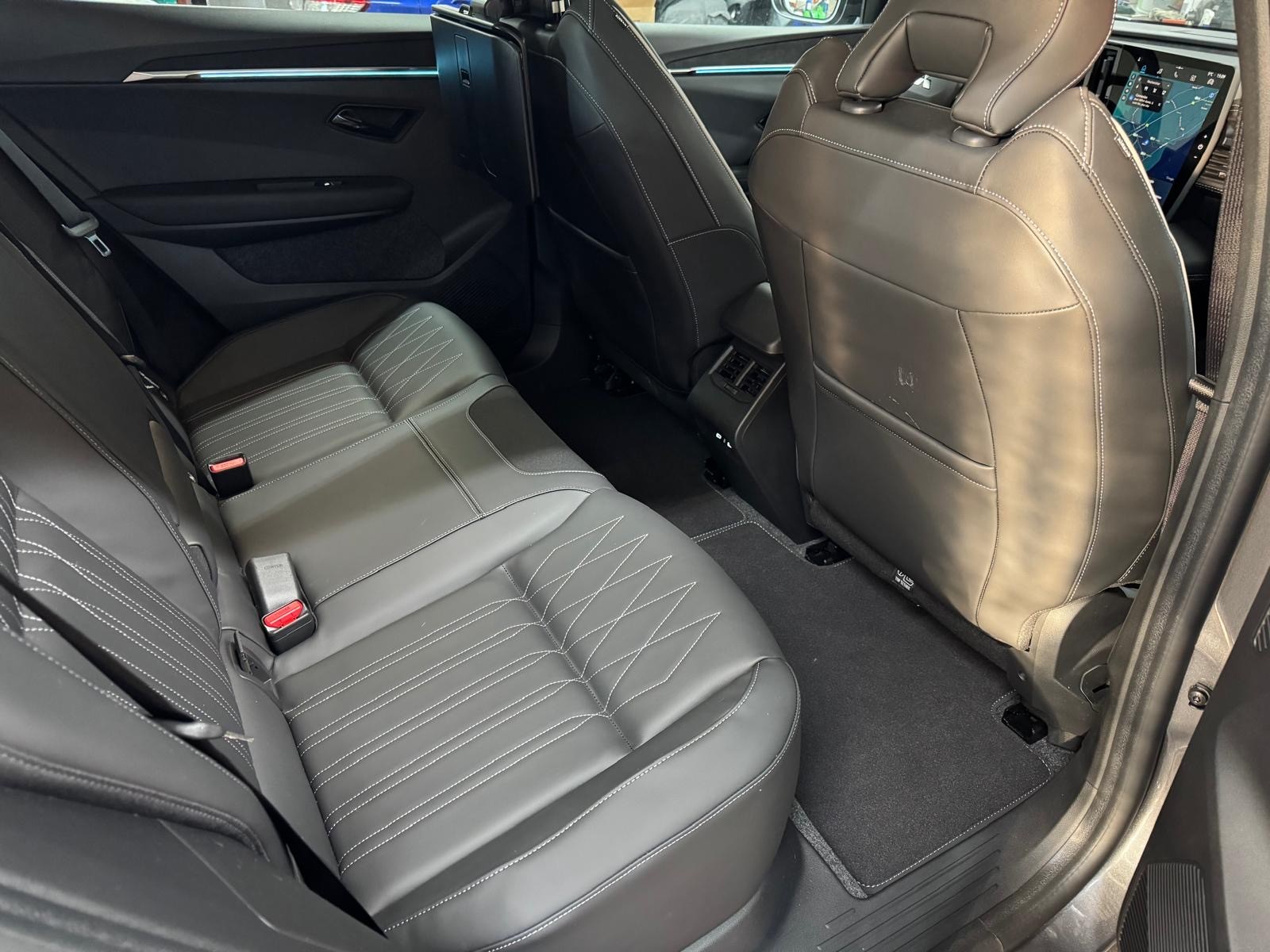 MITSUBISHI ECLIPSE CROSS-image-12