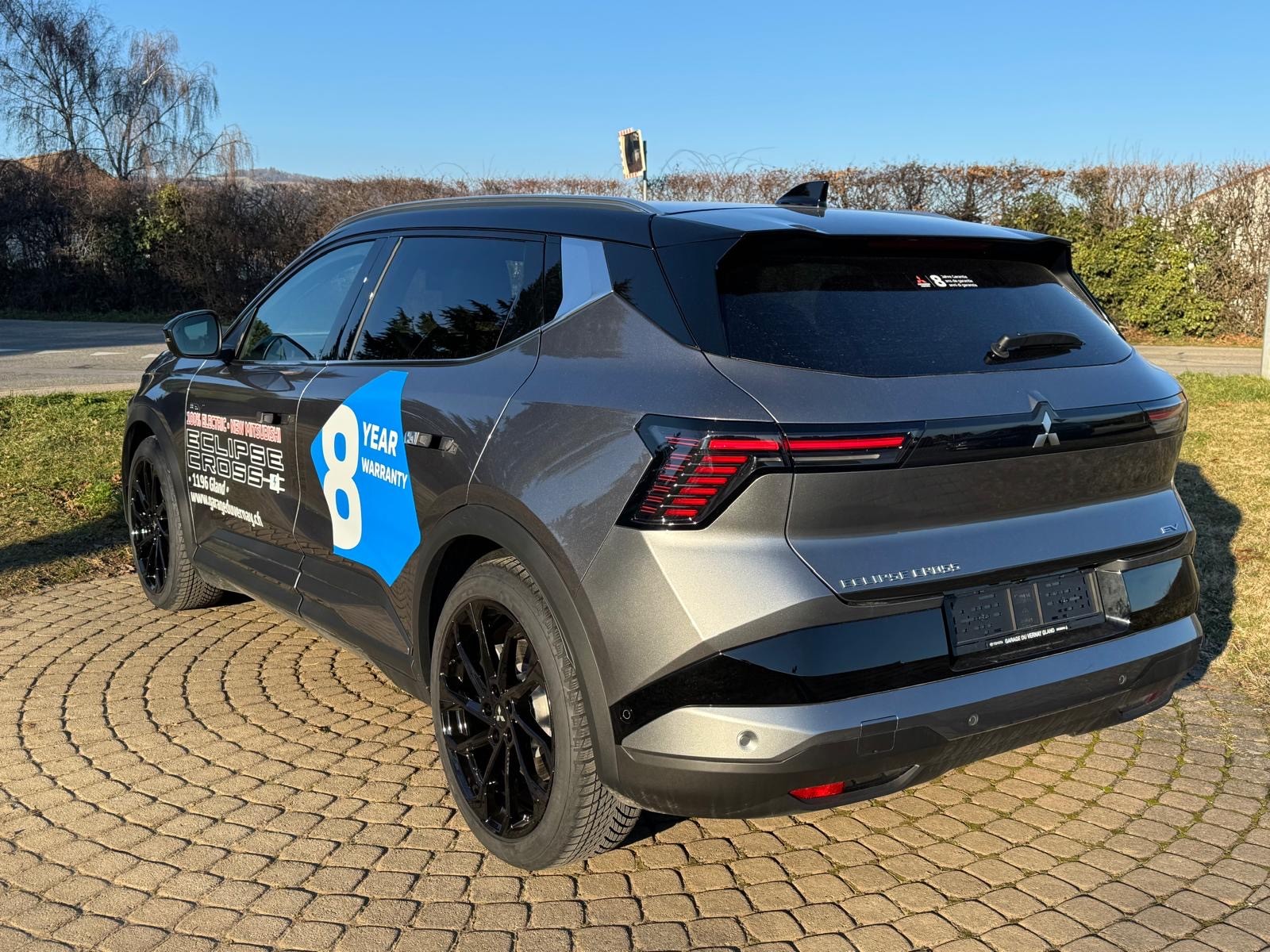 MITSUBISHI ECLIPSE CROSS-showroom-element-3