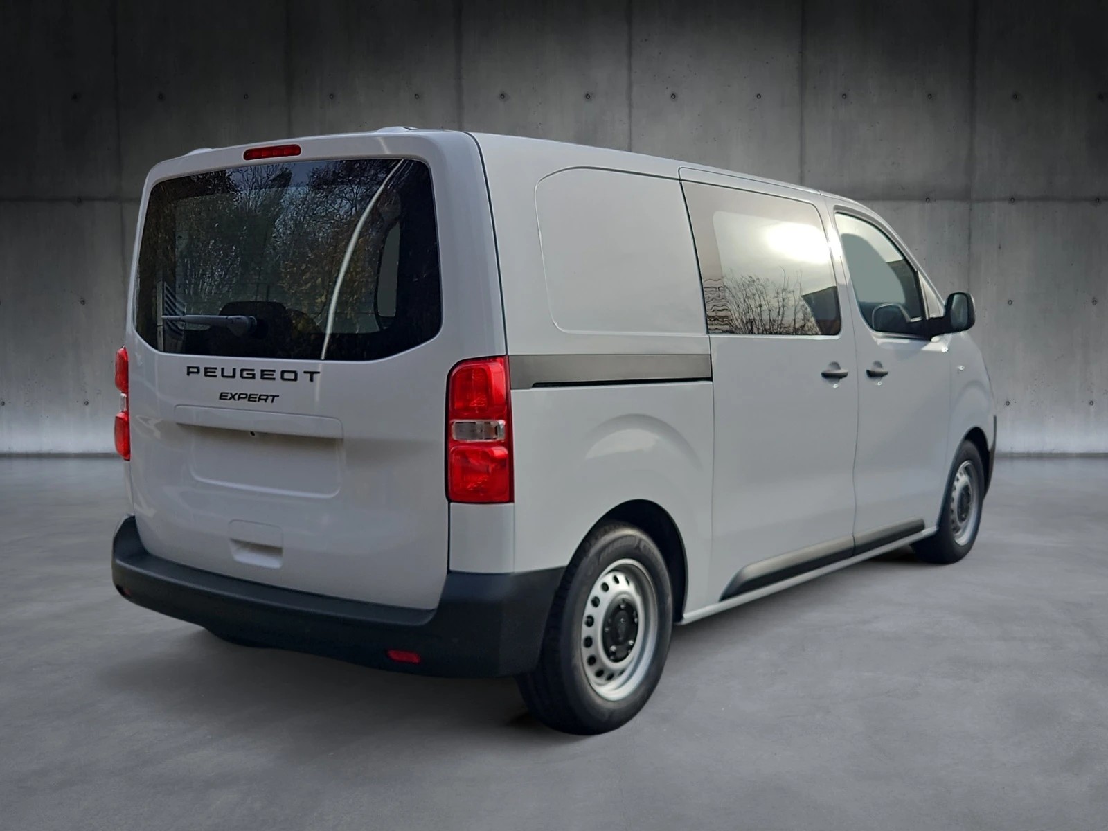 PEUGEOT Expert 2.2 BlueHDi 120 S&S Vertiefte Kabine Standard-image-3