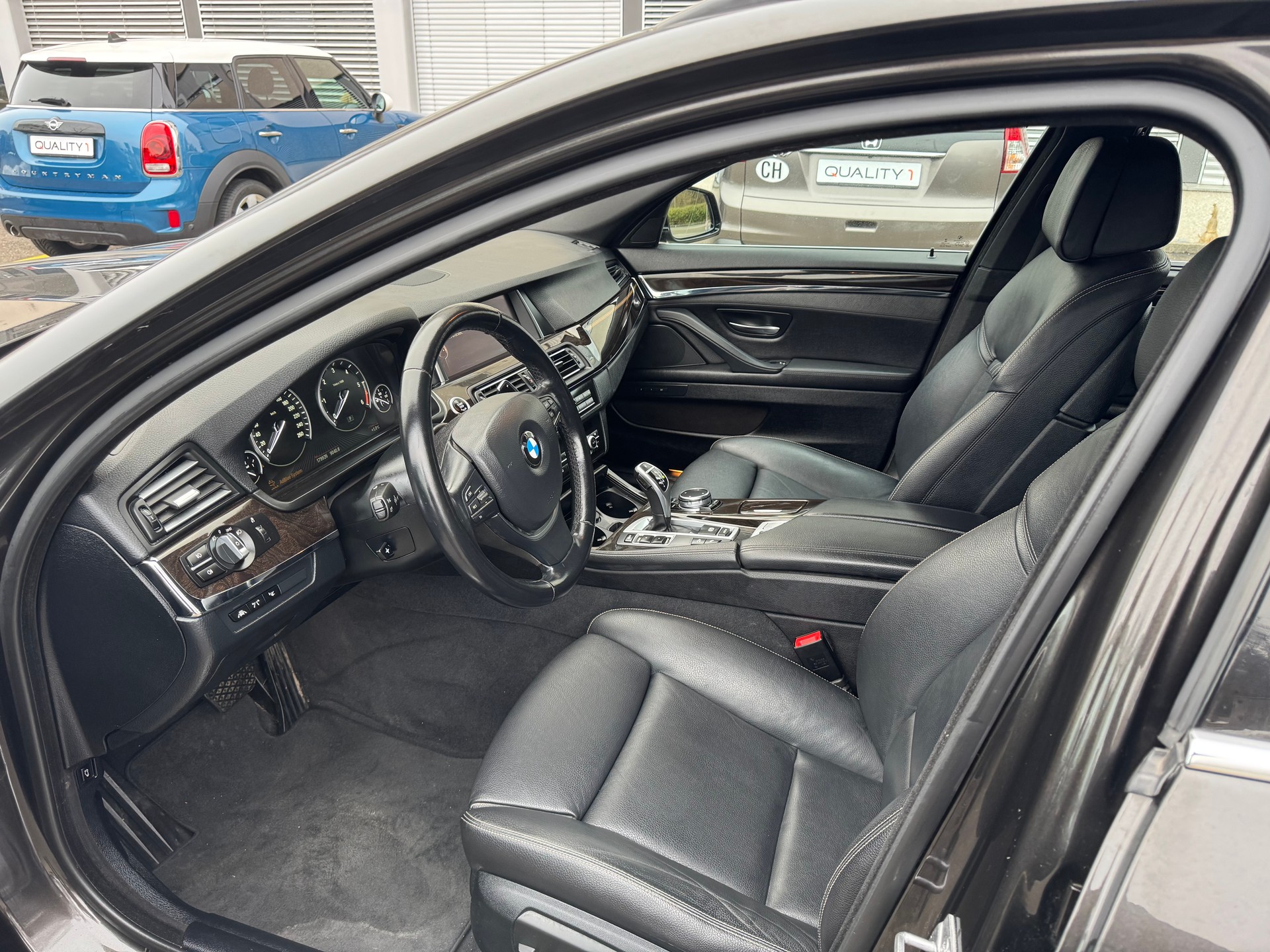 BMW 530d Touring xDrive Steptronic-image-6