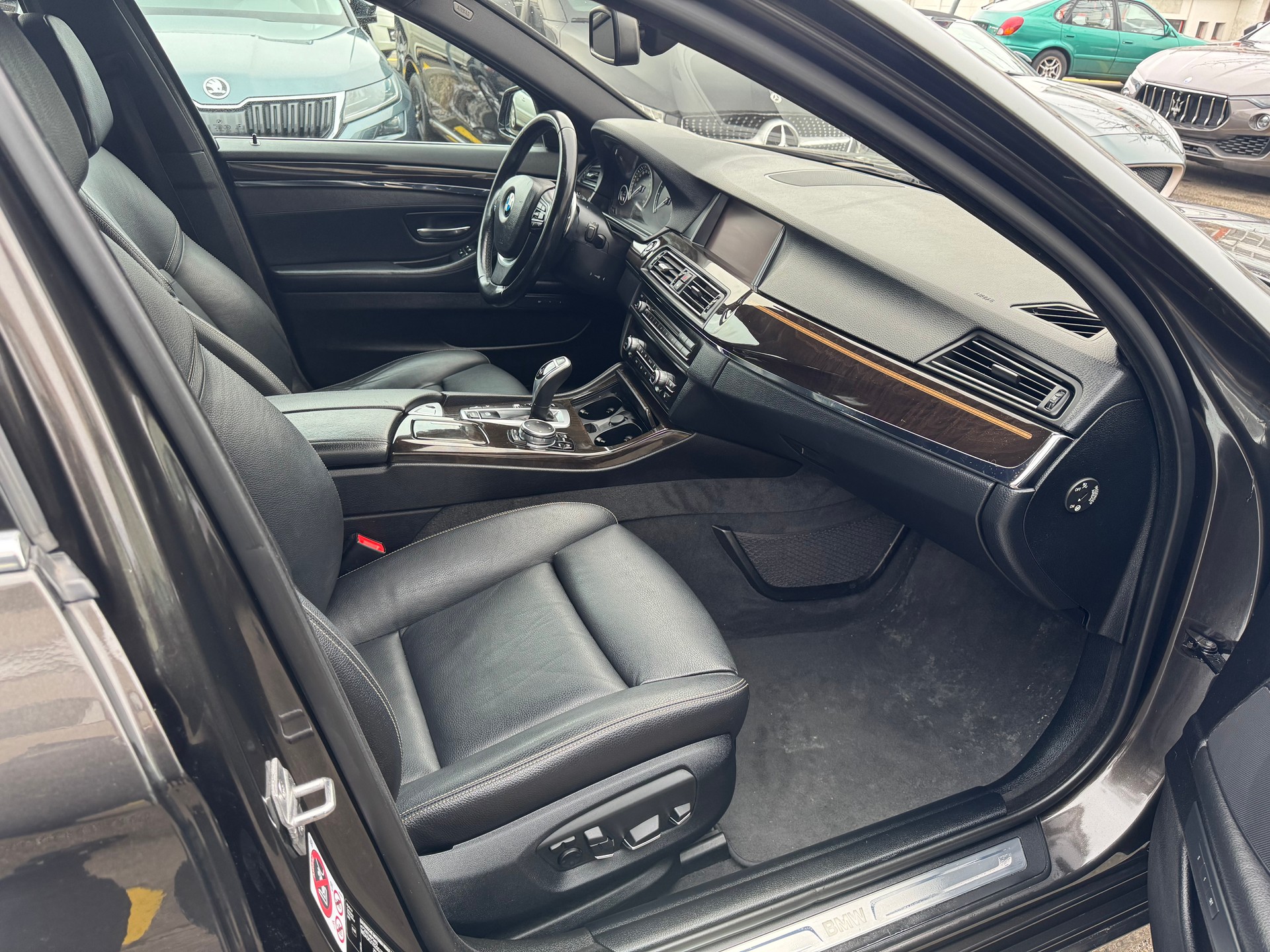 BMW 530d Touring xDrive Steptronic-image-7