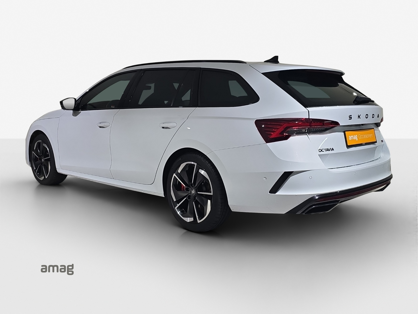 SKODA Octavia Combi 2.0 TSI DSG RS-image-2