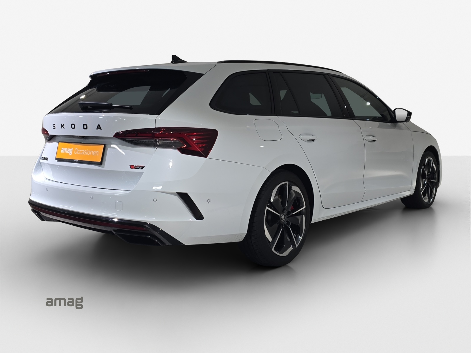 SKODA Octavia Combi 2.0 TSI DSG RS-image-4