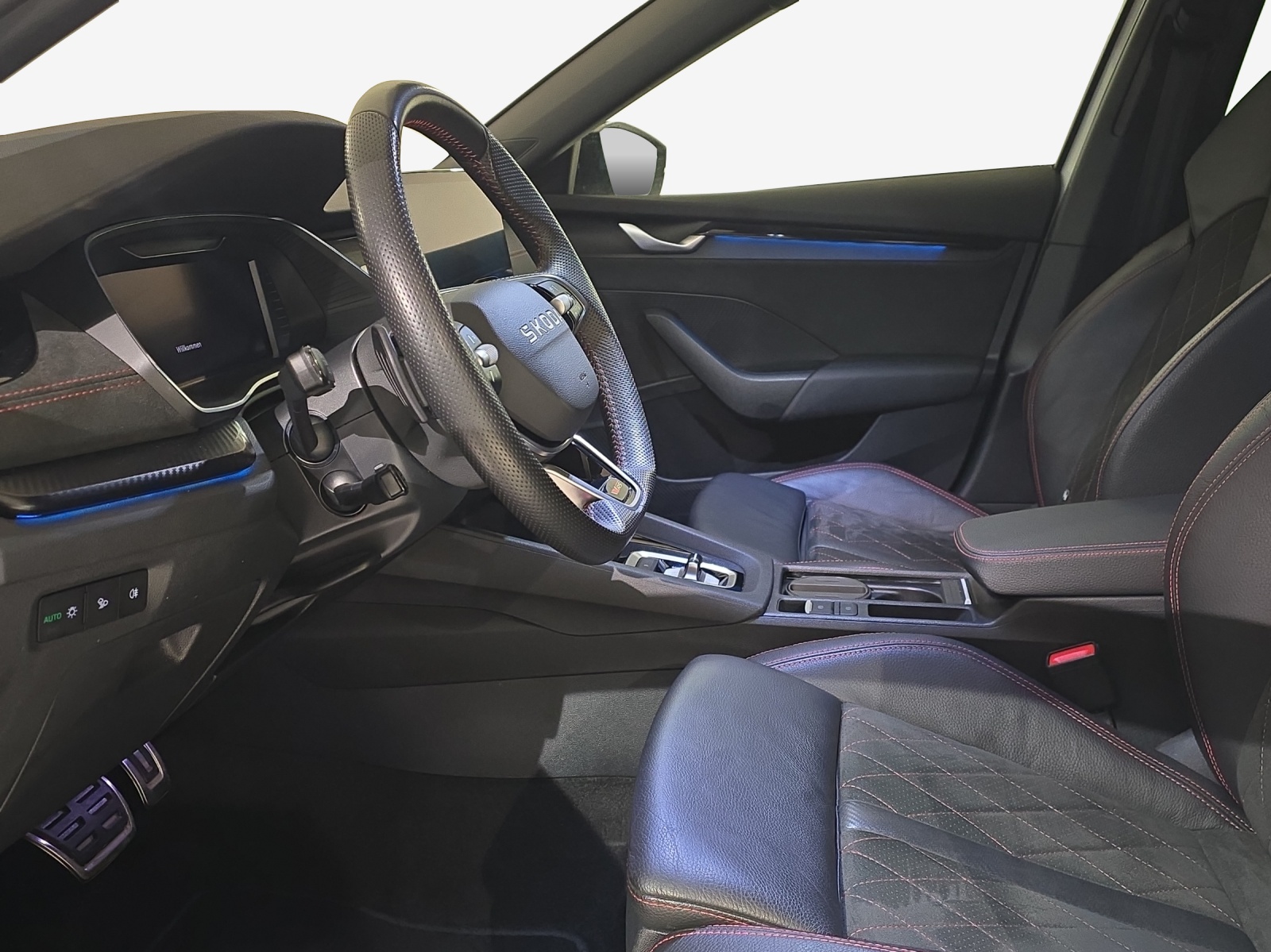 SKODA Octavia Combi 2.0 TSI DSG RS-image-7