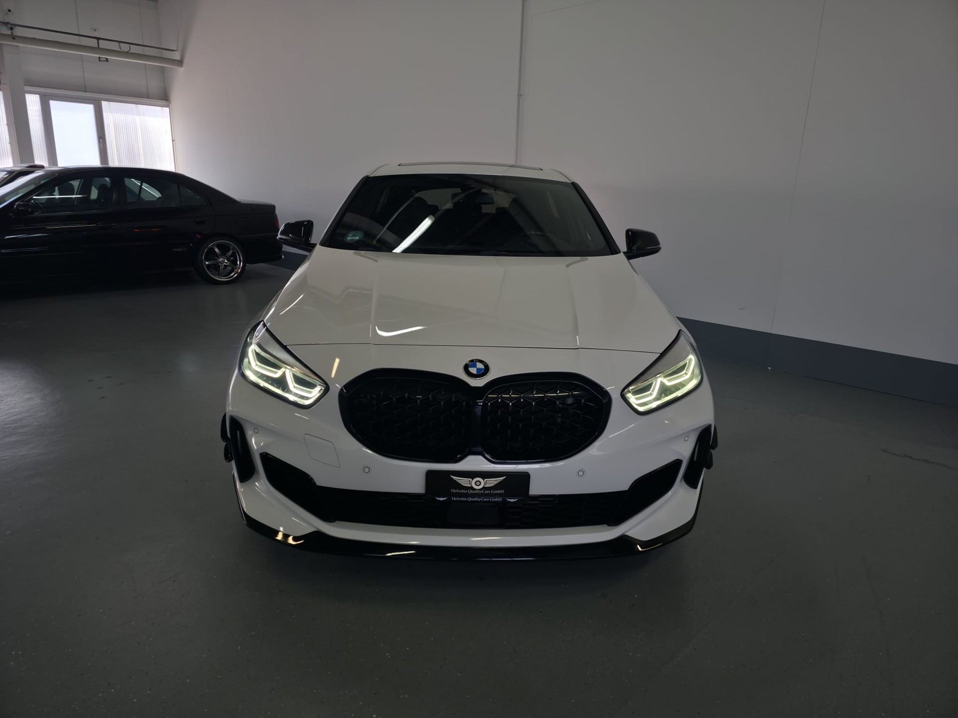 BMW M135i xDrive Steptronic-image-6