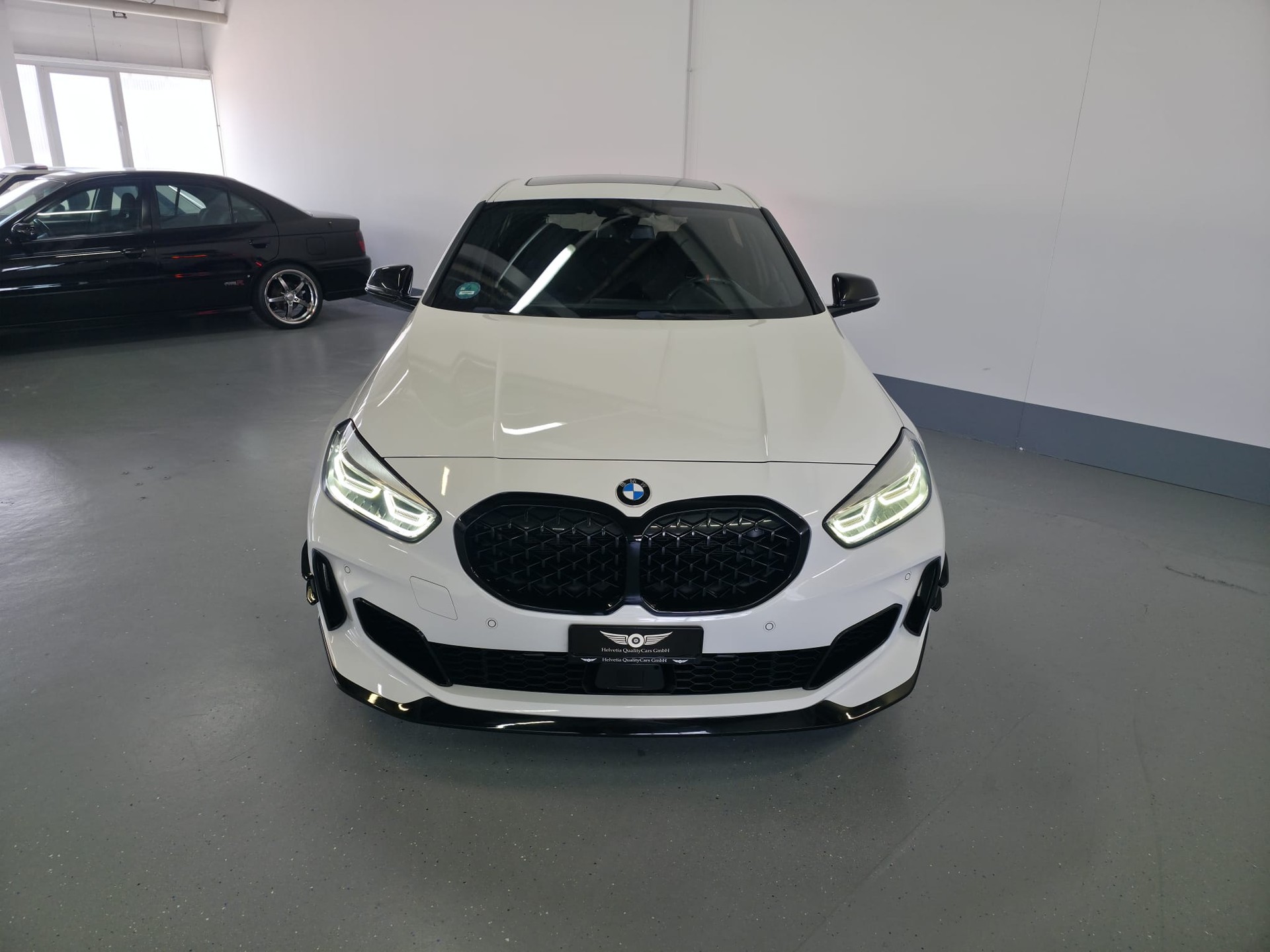BMW M135i xDrive Steptronic-image-5
