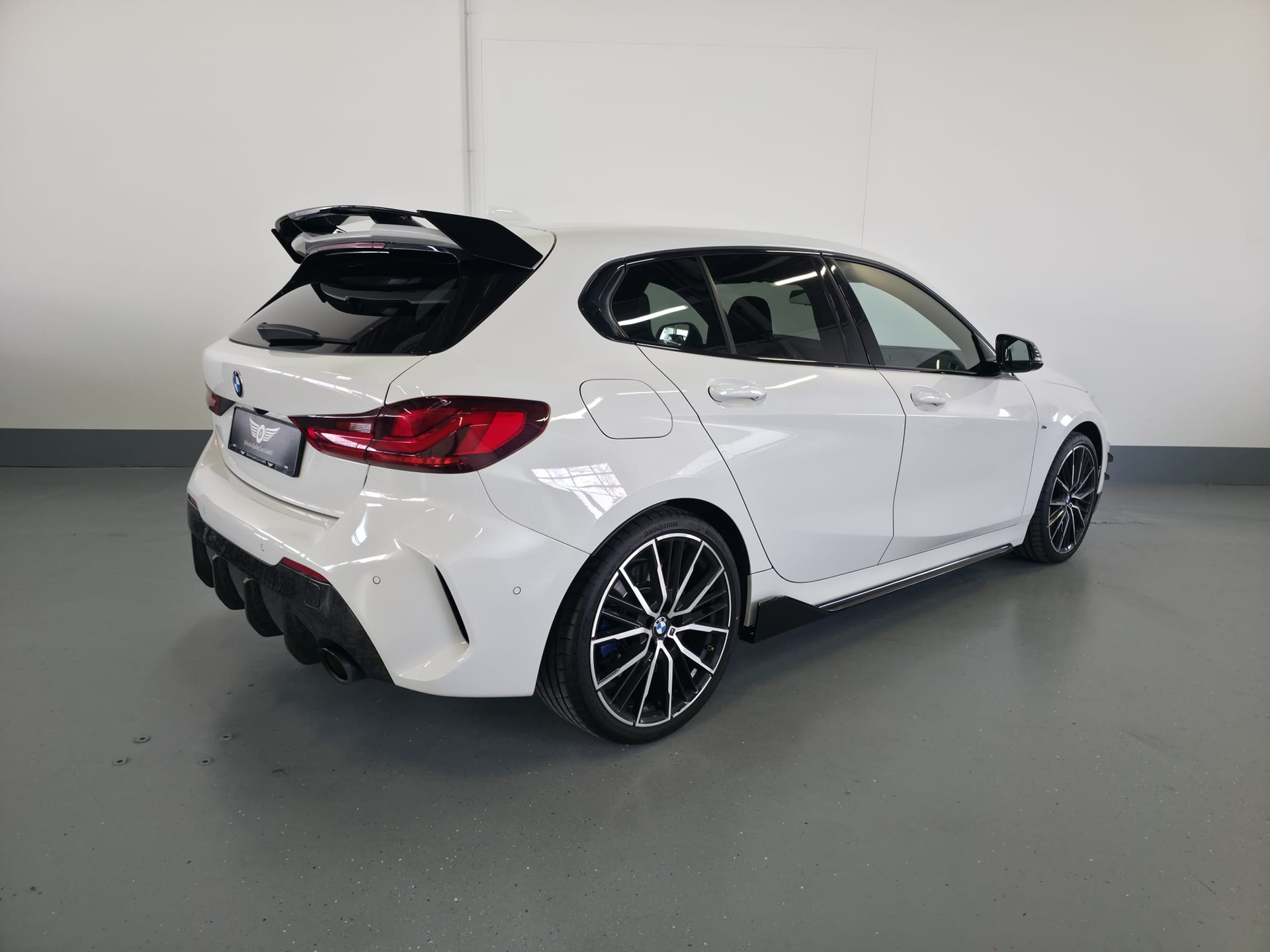 BMW M135i xDrive Steptronic-image-19