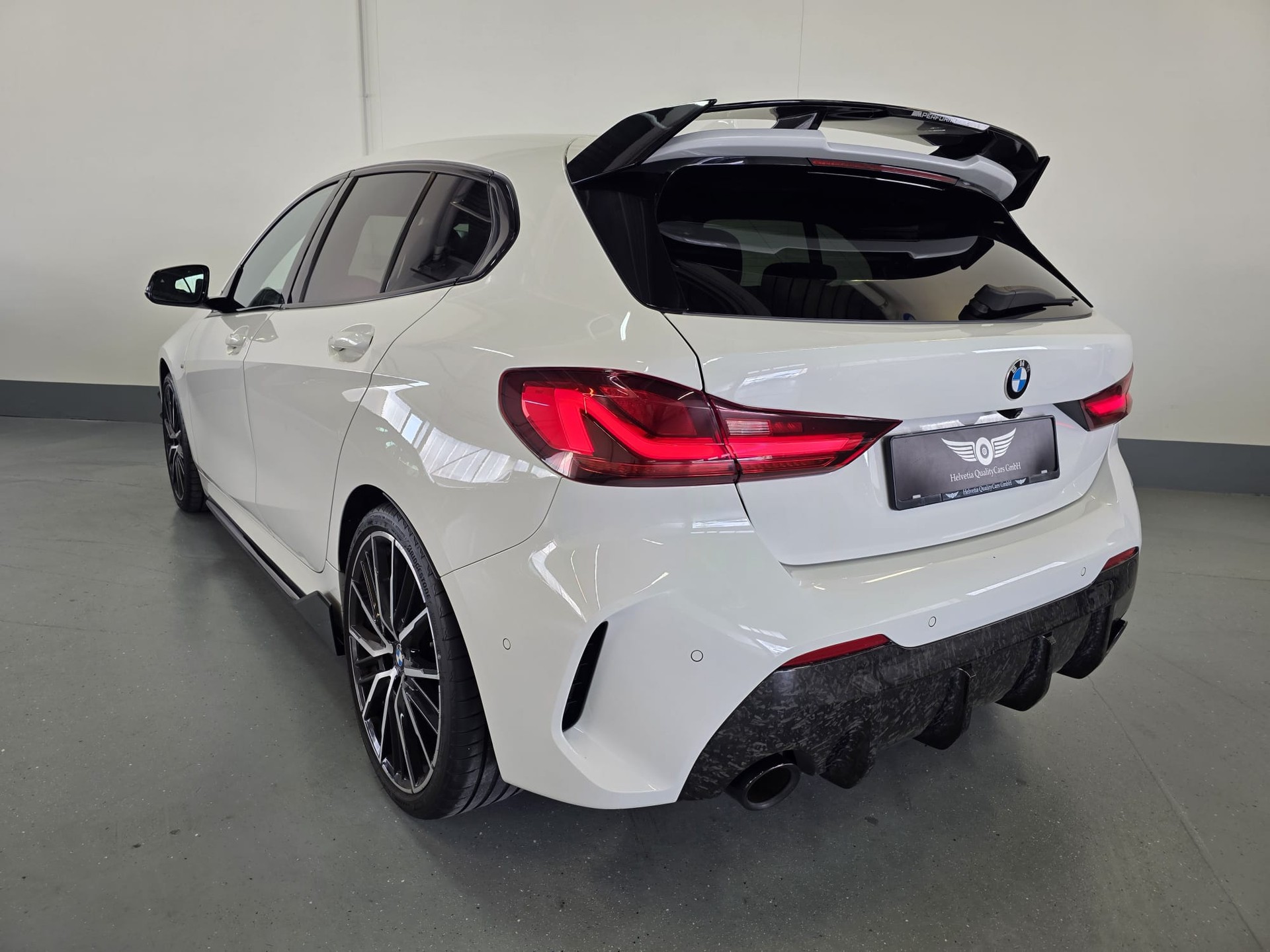 BMW M135i xDrive Steptronic-image-15