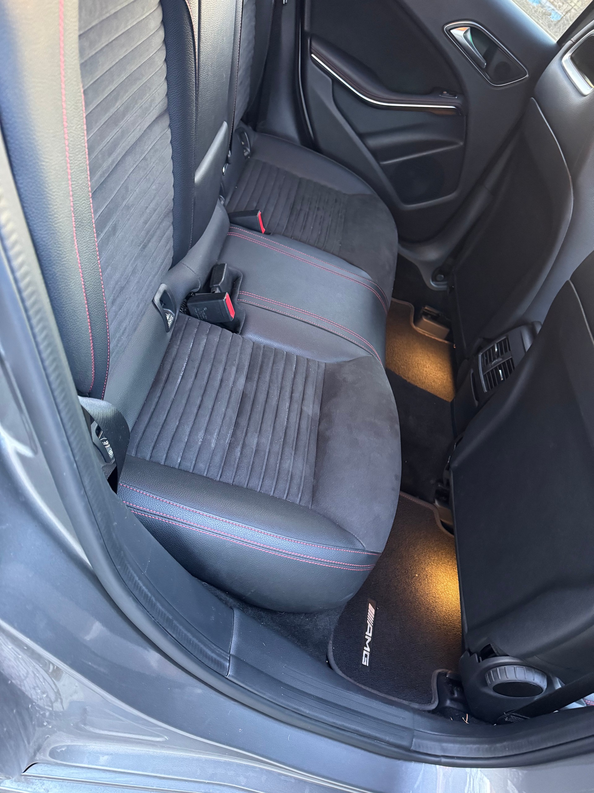 MERCEDES-BENZ A 200 AMG Line-image-7