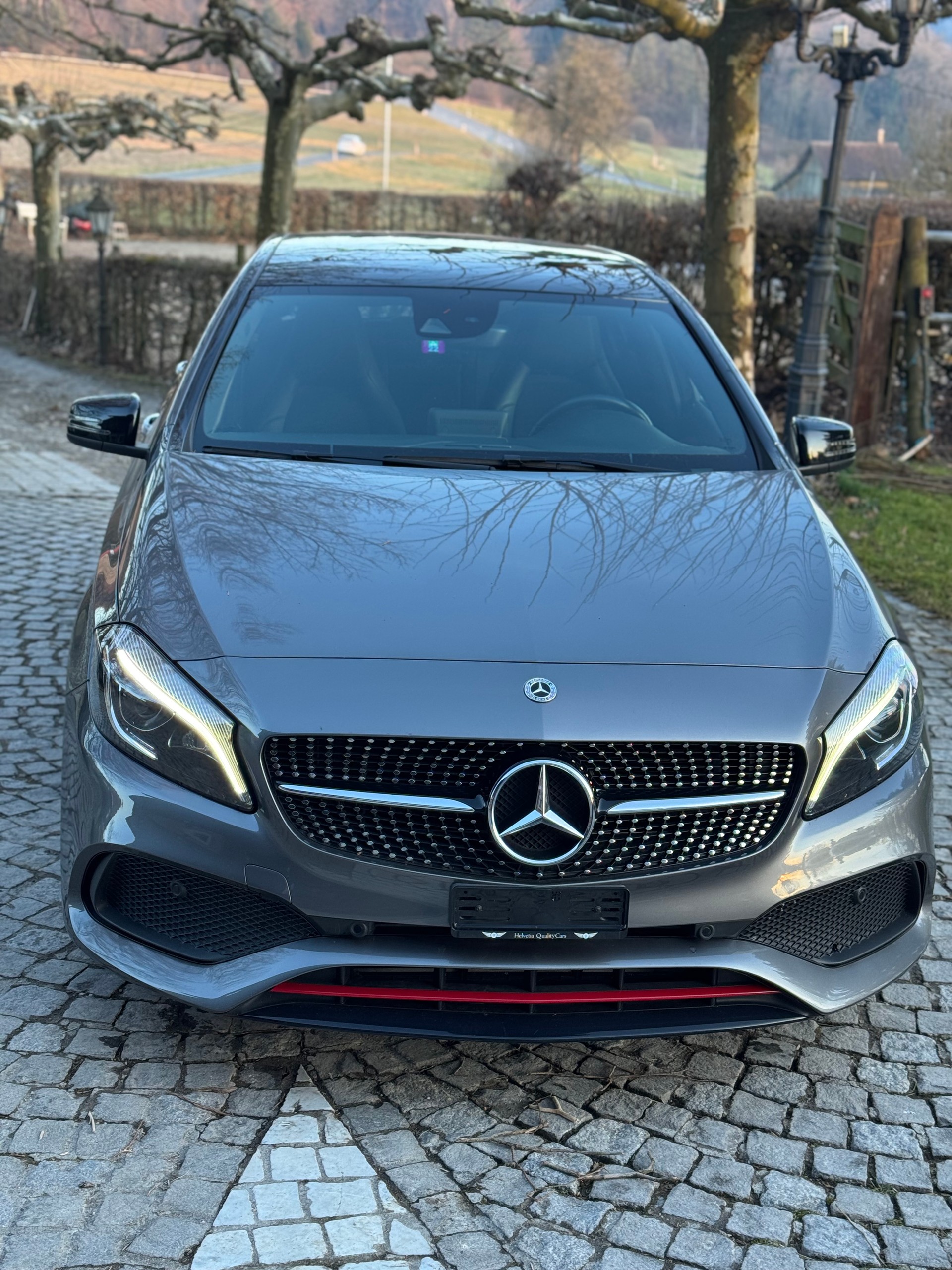 MERCEDES-BENZ A 200 AMG Line-image-1