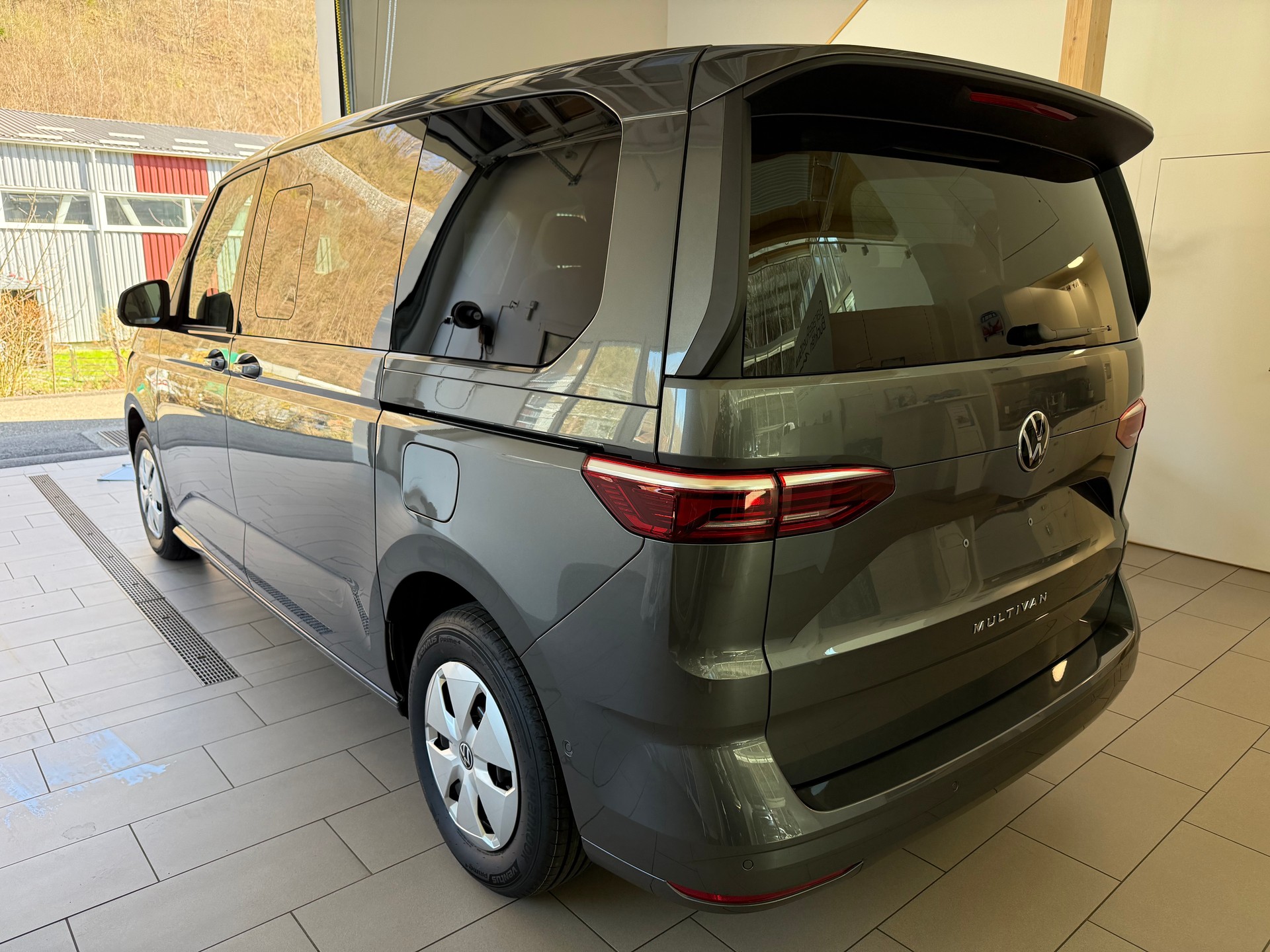 VW Multivan kurz 2.0 TDI DSG 150PS Liberty-image-2