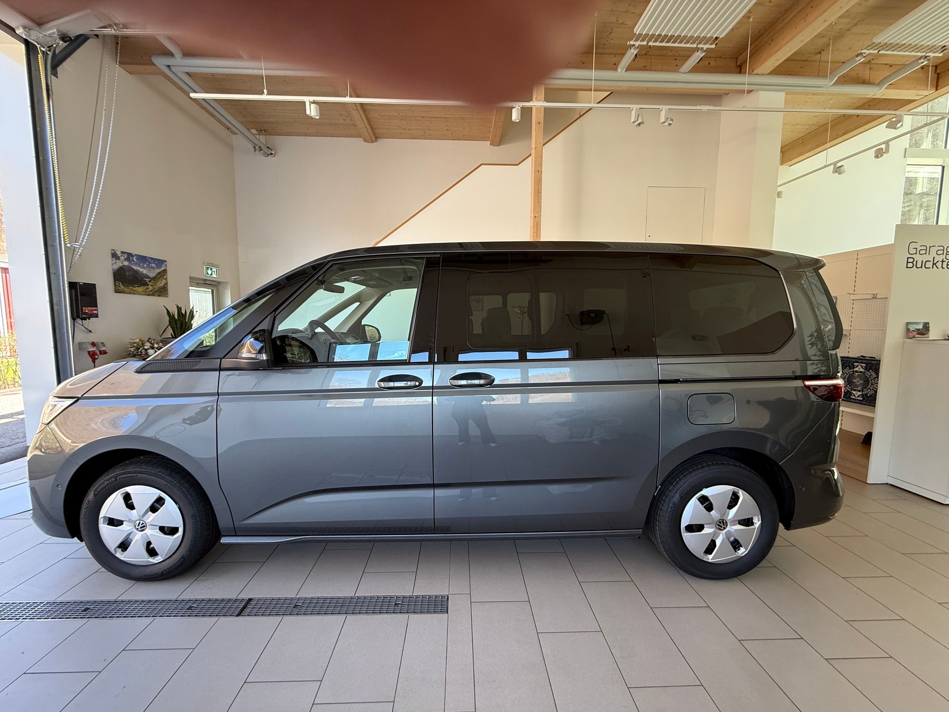 VW Multivan kurz 2.0 TDI DSG 150PS Liberty-image-1