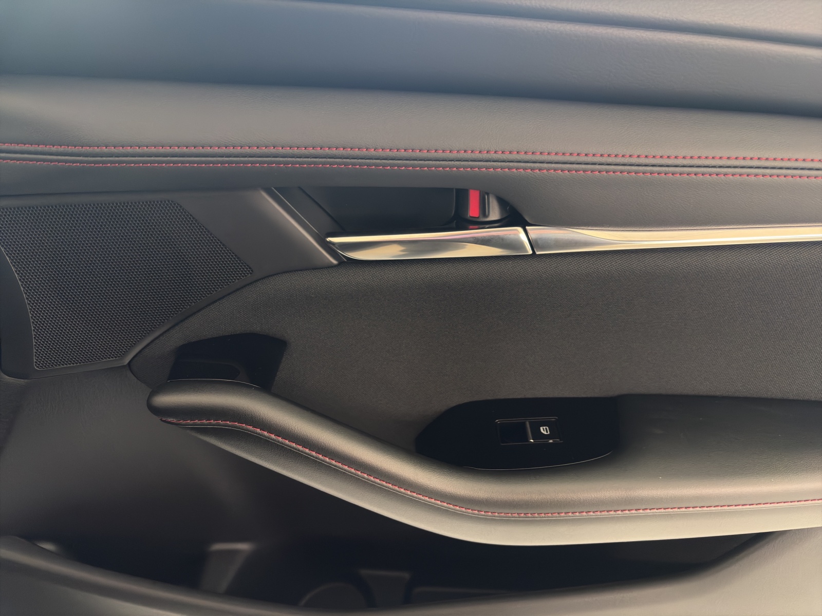 MAZDA 3 Hatchback SKYACTIV-X M Hybrid 186 Homura Automat-image-10