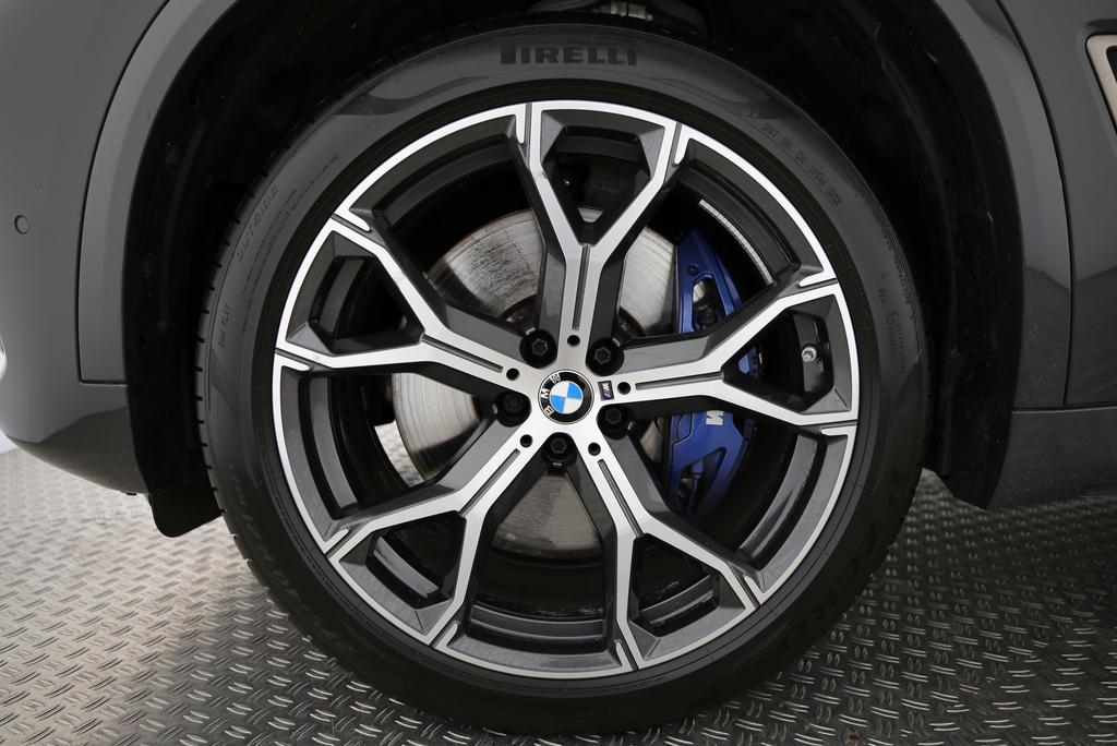 BMW X5 M50i xDrive-image-19