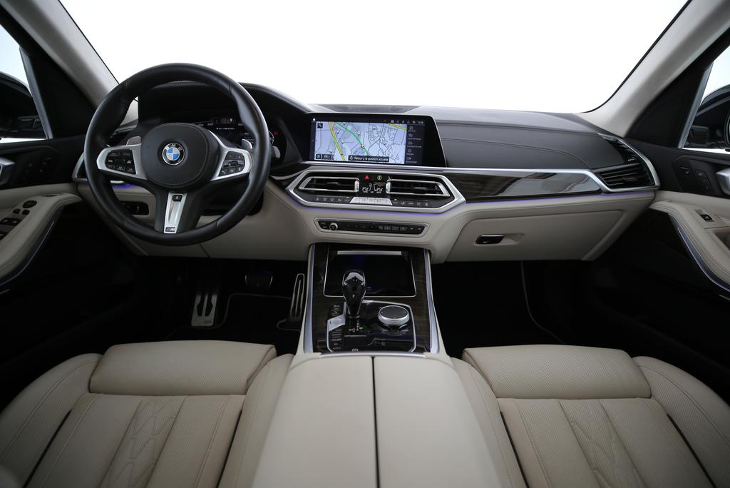 BMW X5 M50i xDrive-image-4