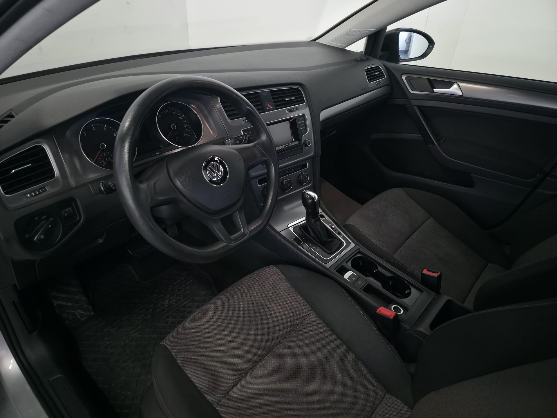 VW Golf 1.2 TSI Trendline DSG-image-13