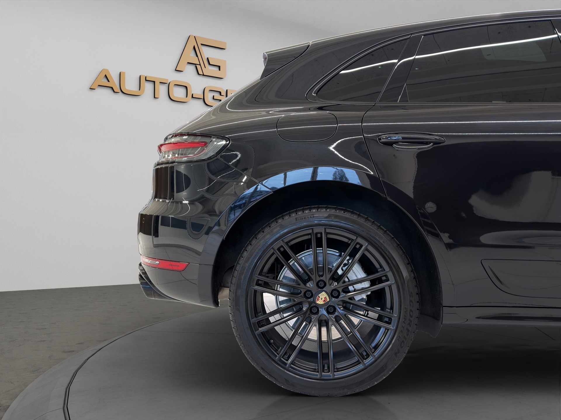 PORSCHE Macan Turbo PDK-image-8