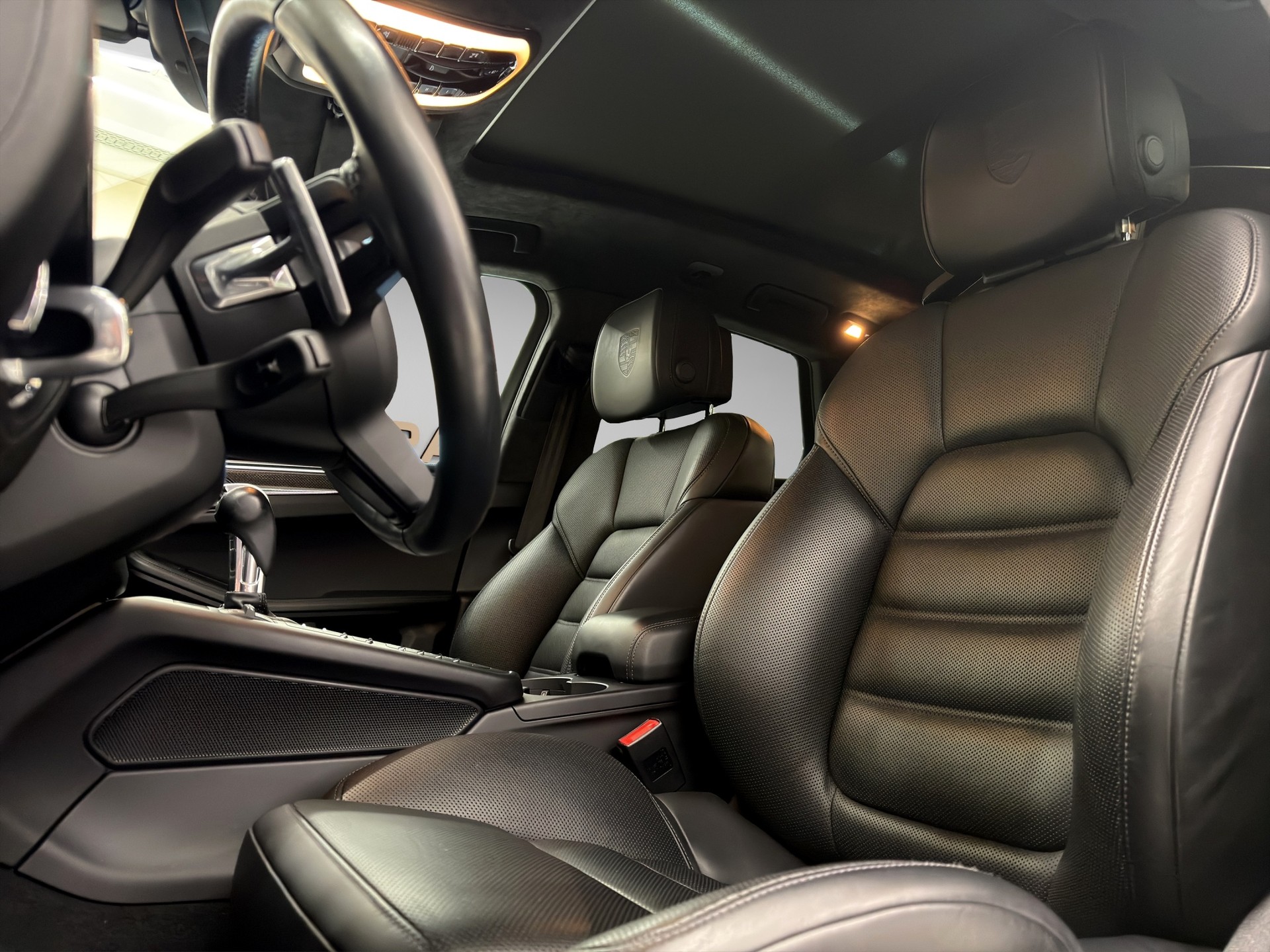 PORSCHE Macan Turbo PDK-image-13