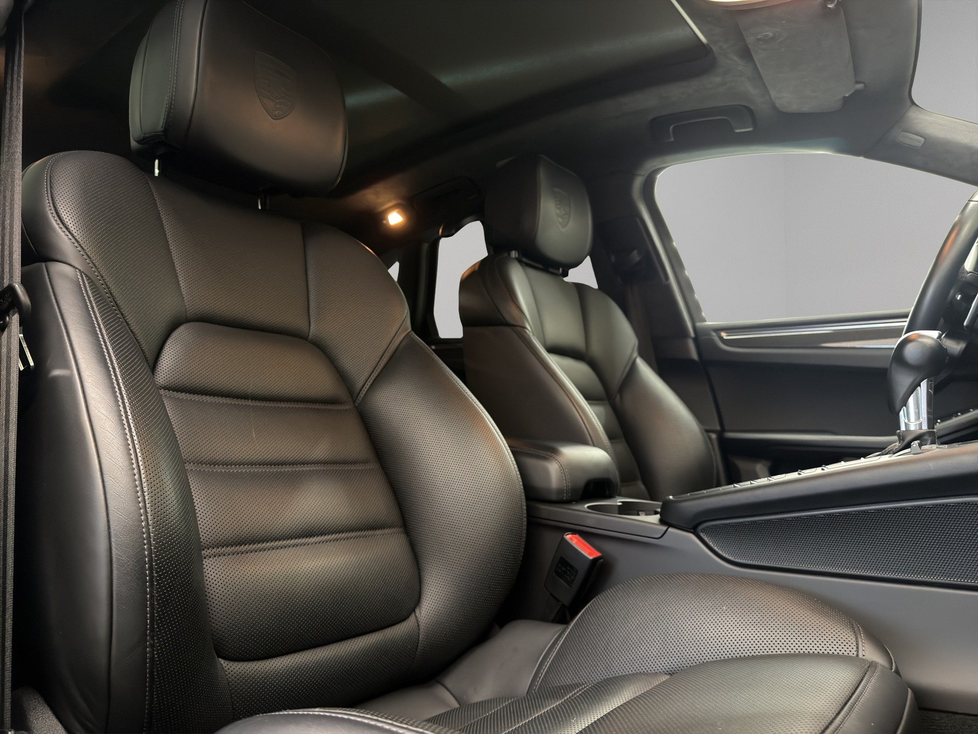 PORSCHE Macan Turbo PDK-image-14