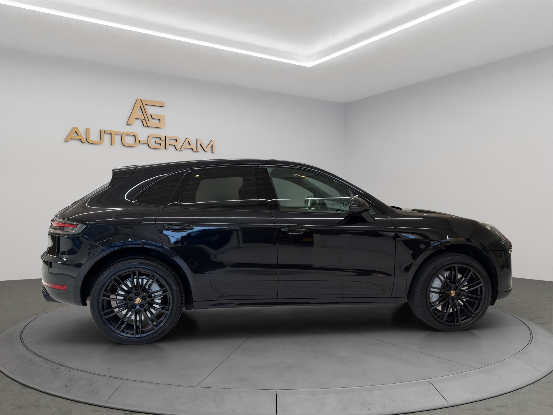 PORSCHE Macan Turbo PDK-image-5