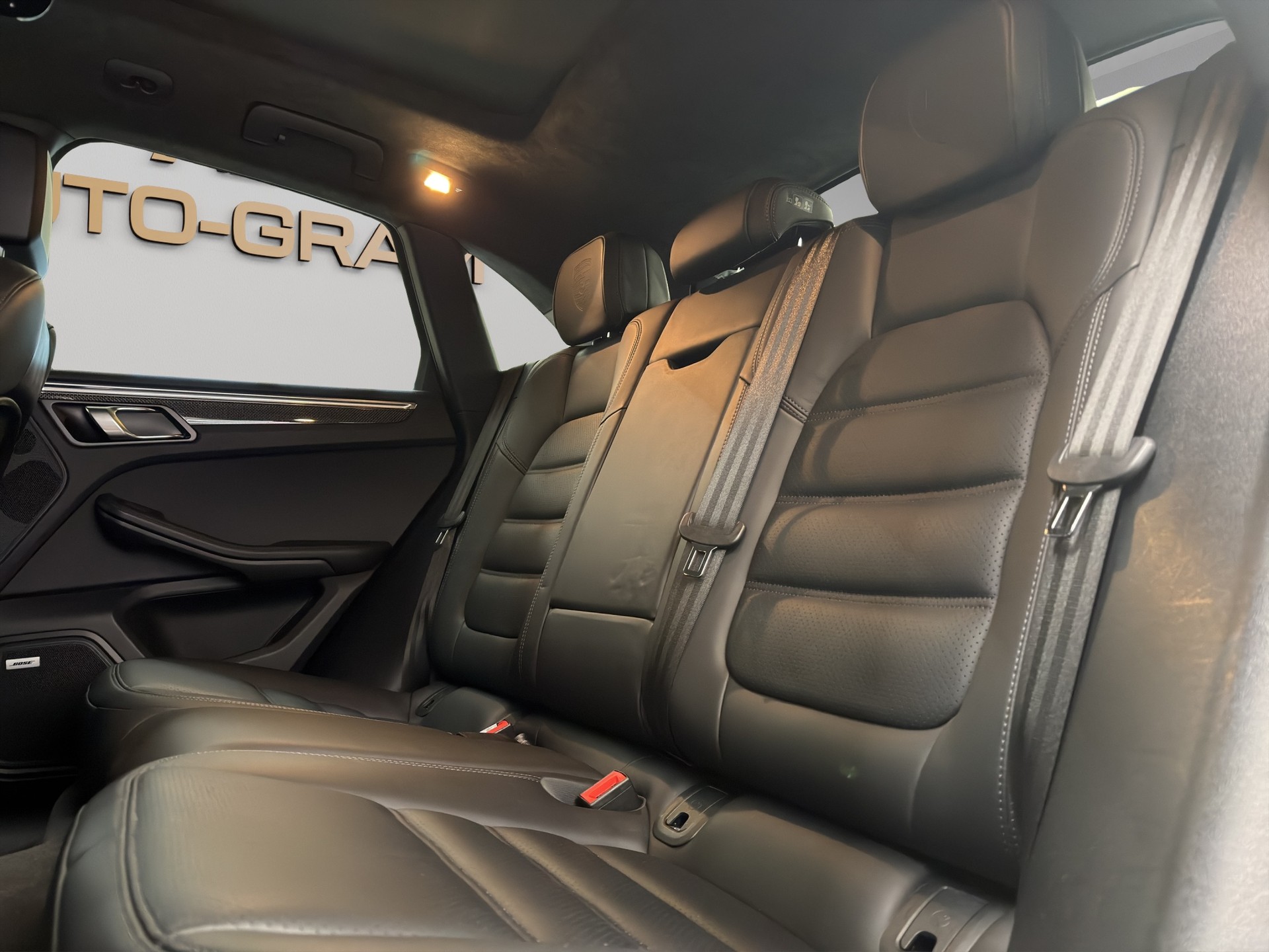 PORSCHE Macan Turbo PDK-image-15