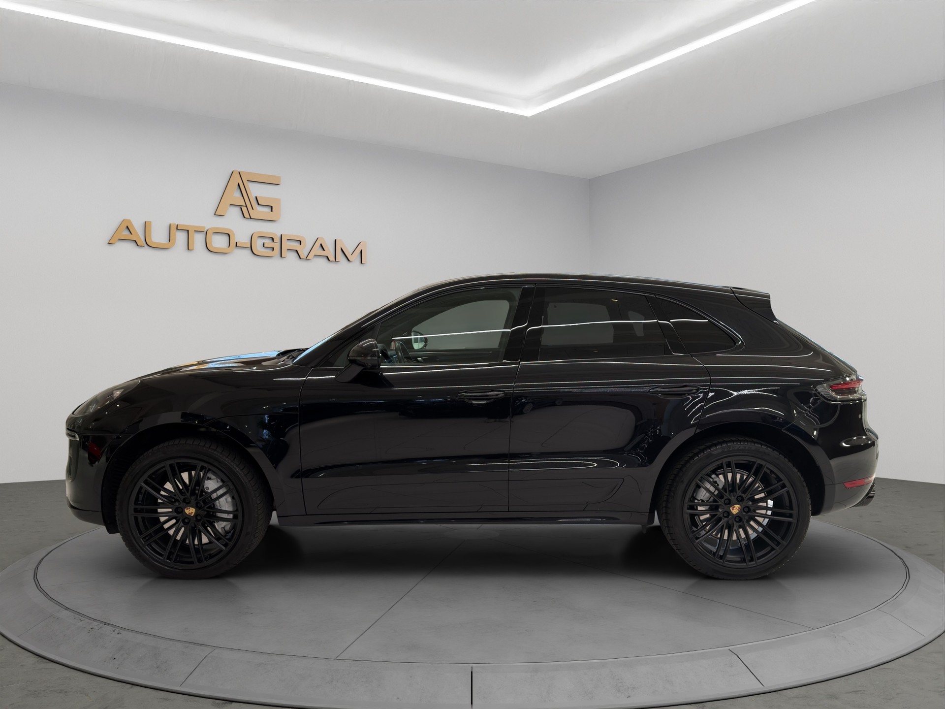 PORSCHE Macan Turbo PDK-image-1