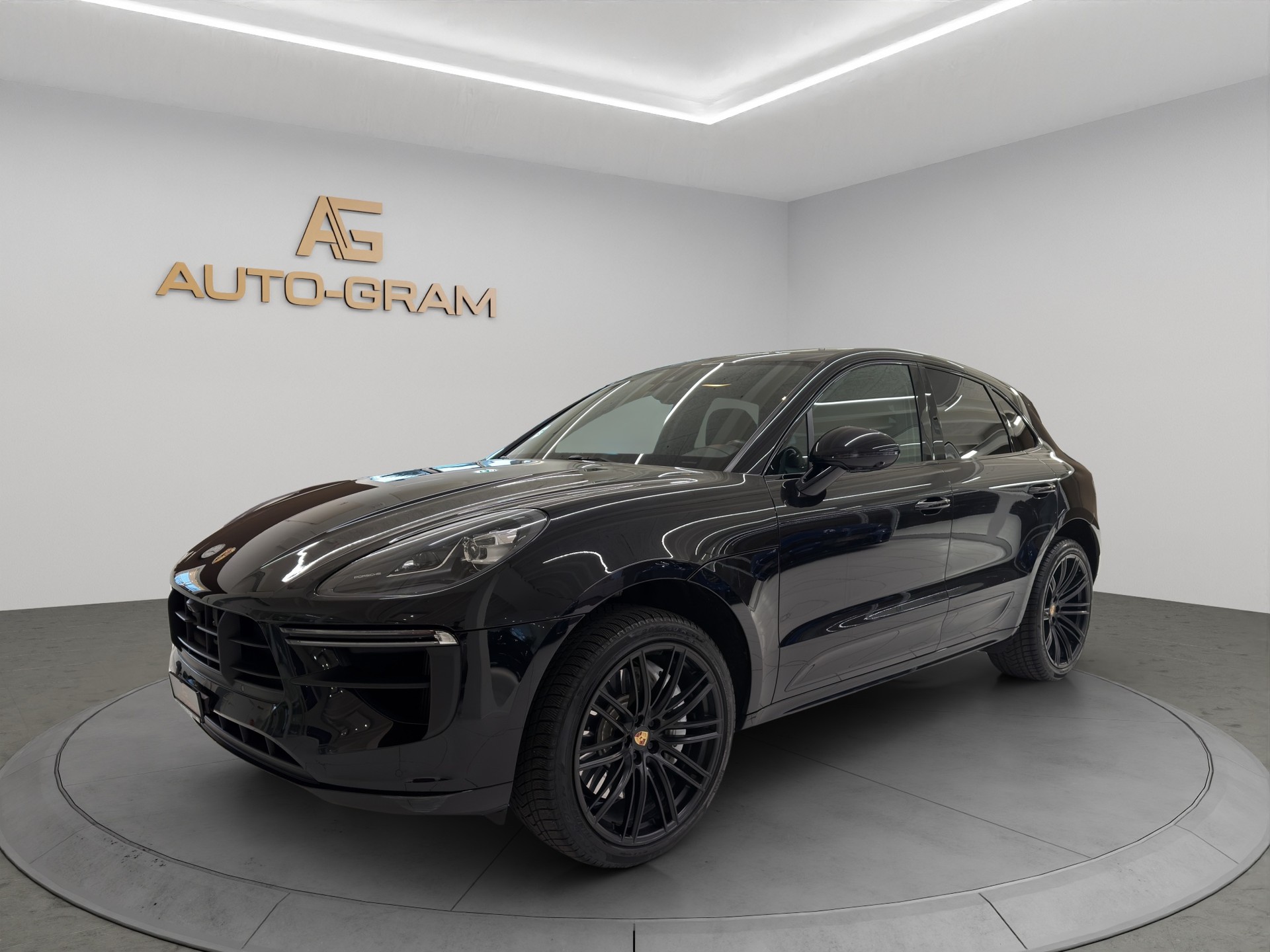 PORSCHE Macan Turbo PDK-image-0