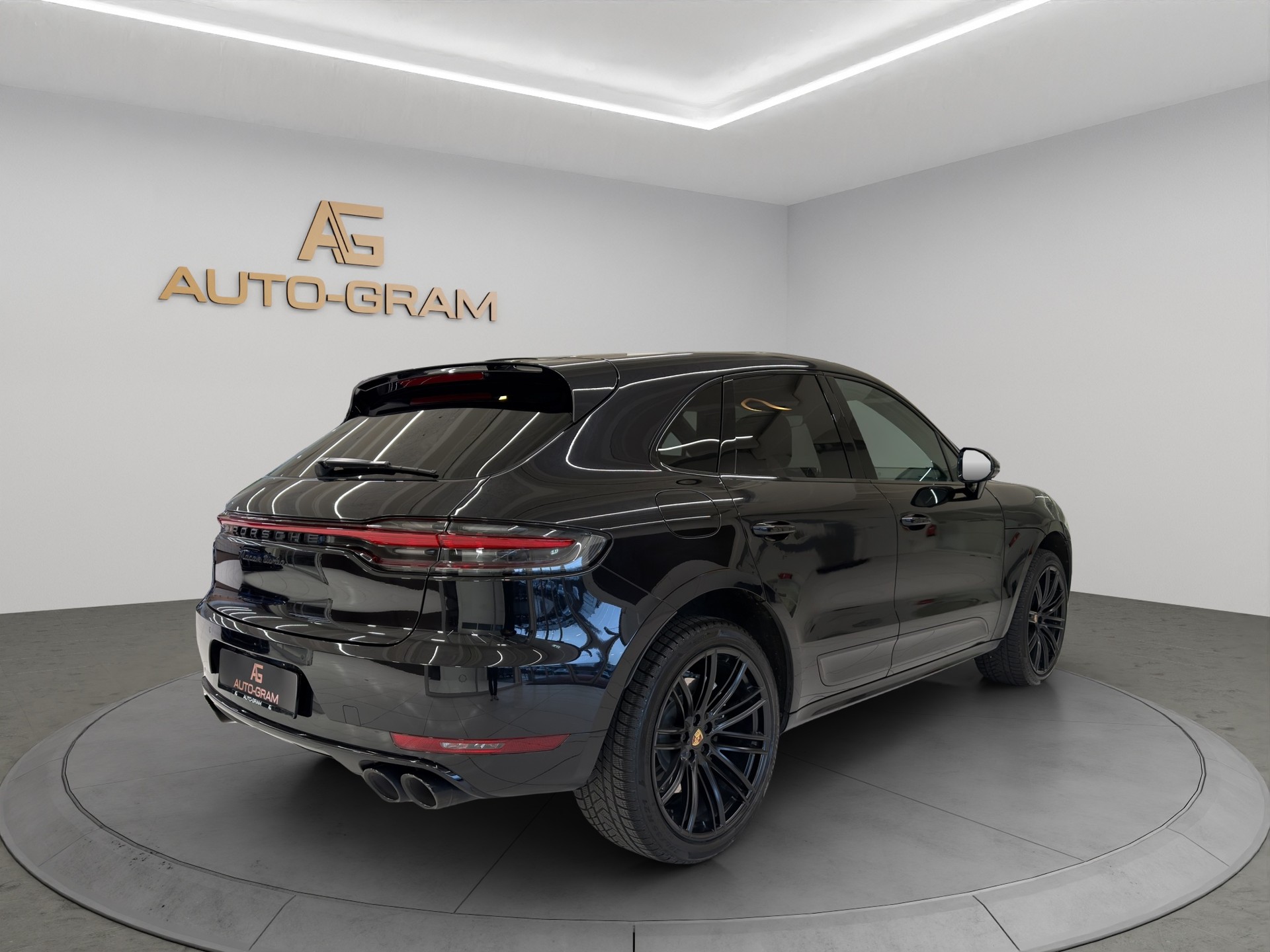 PORSCHE Macan Turbo PDK-image-4