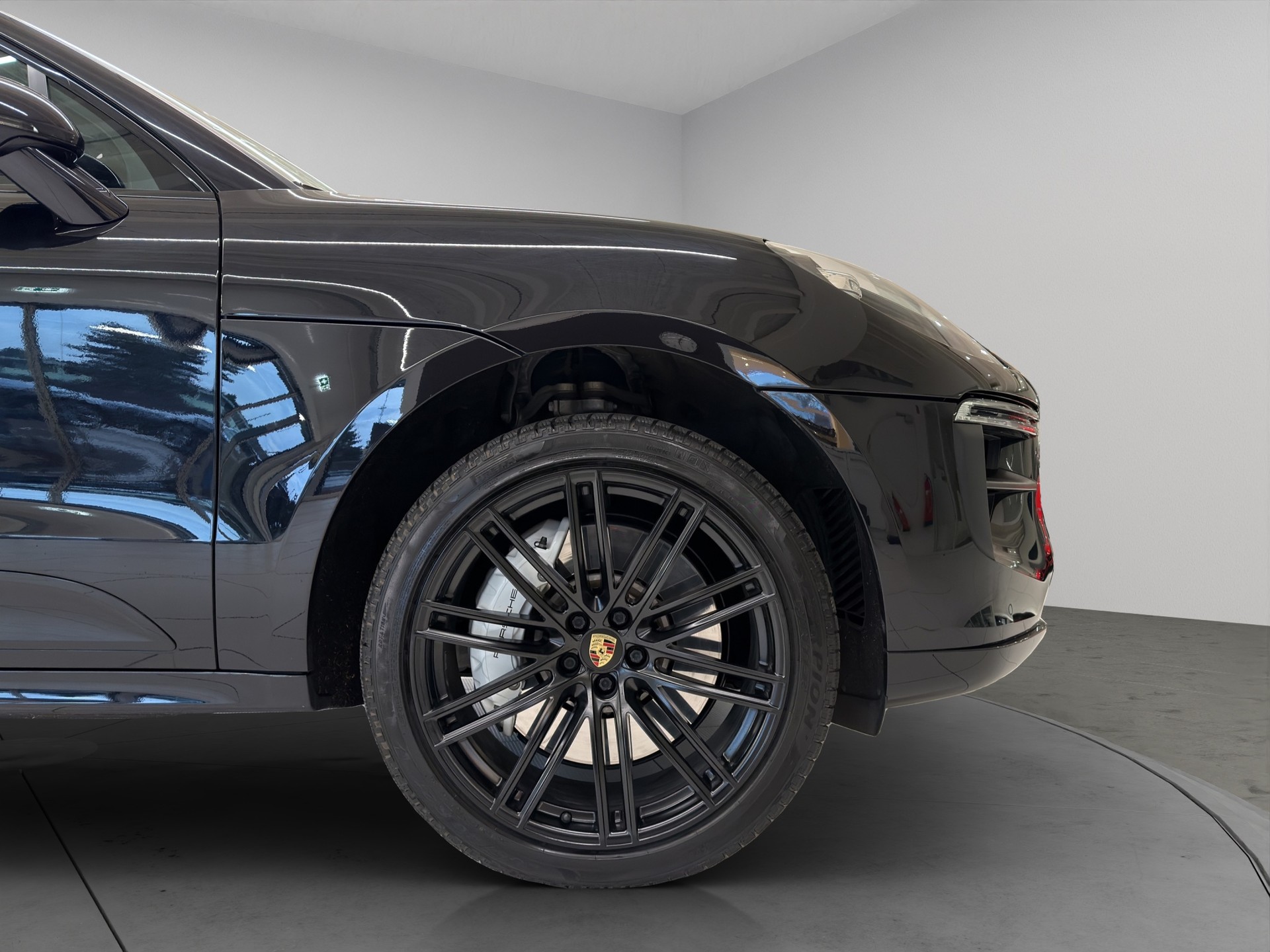 PORSCHE Macan Turbo PDK-image-9