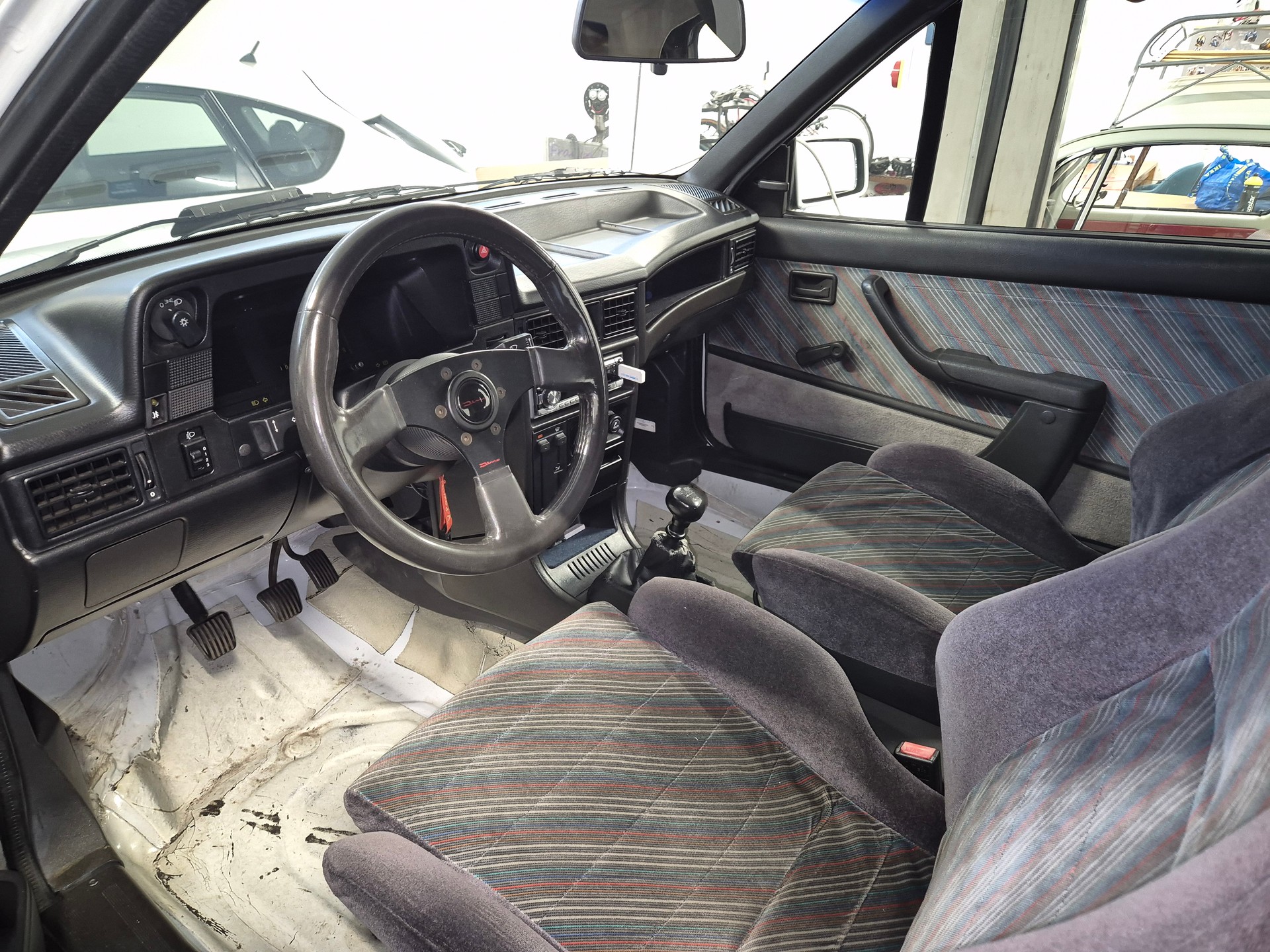 OPEL Kadett Cabriolet 2.0i GSi-image-13