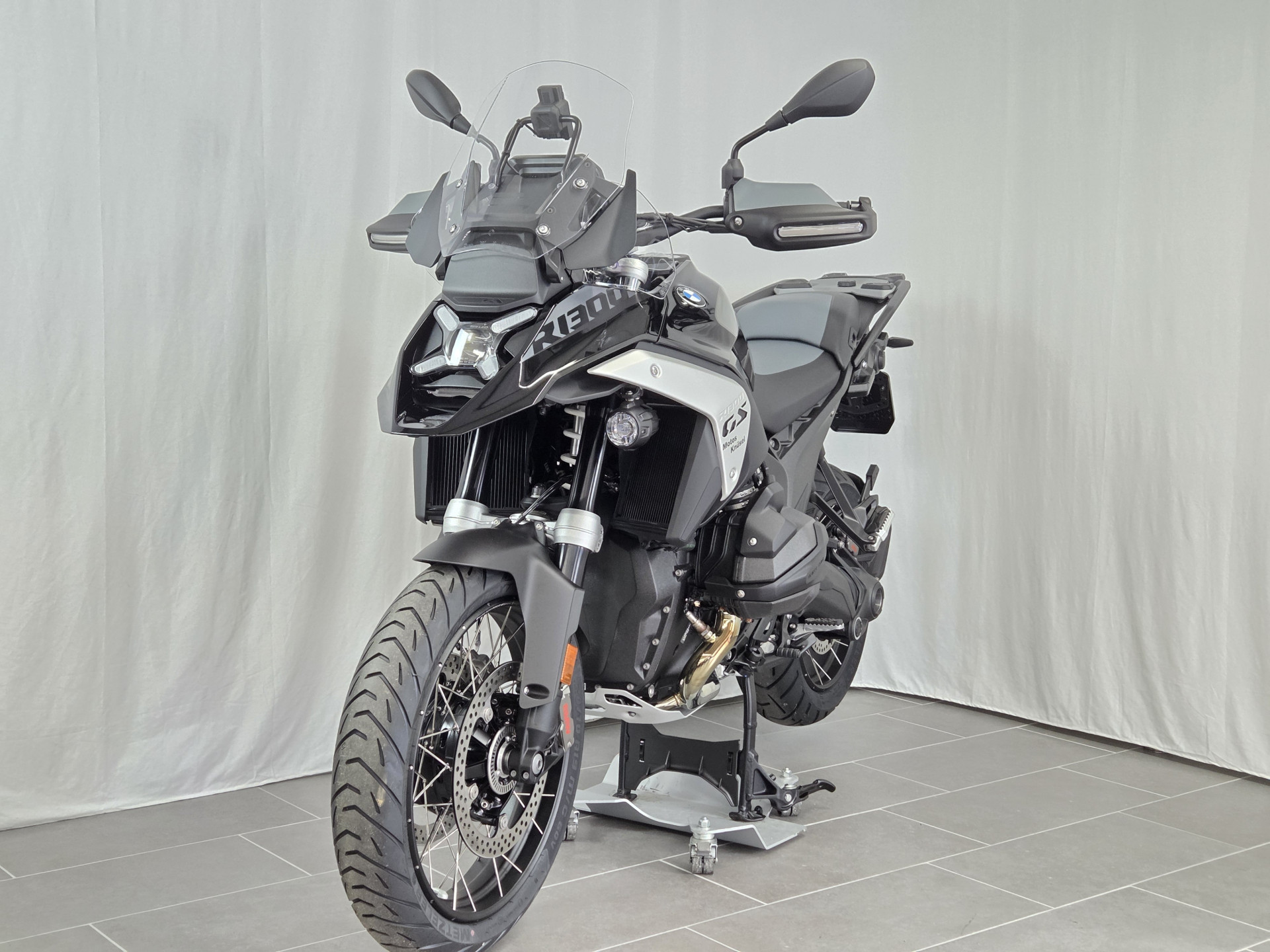 BMW R 1300 GS ASA mit 5 Jahre Garantie für Kaufverträge bis 30.06.26-showroom-element-2