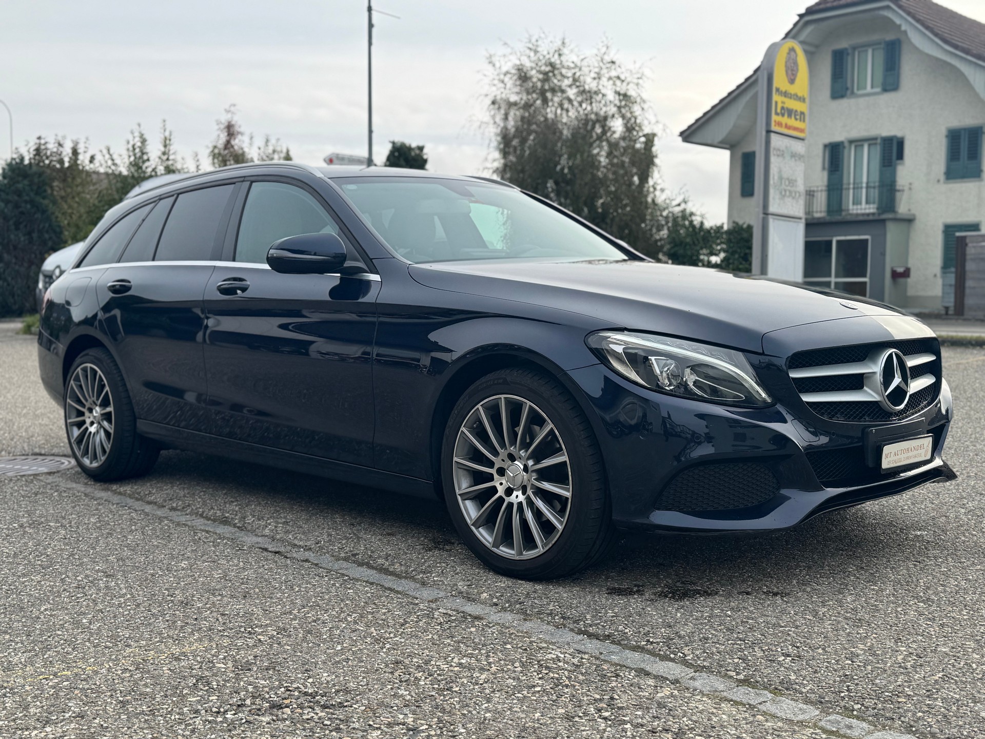 MERCEDES-BENZ C 220 d 9G-Tronic-image-2