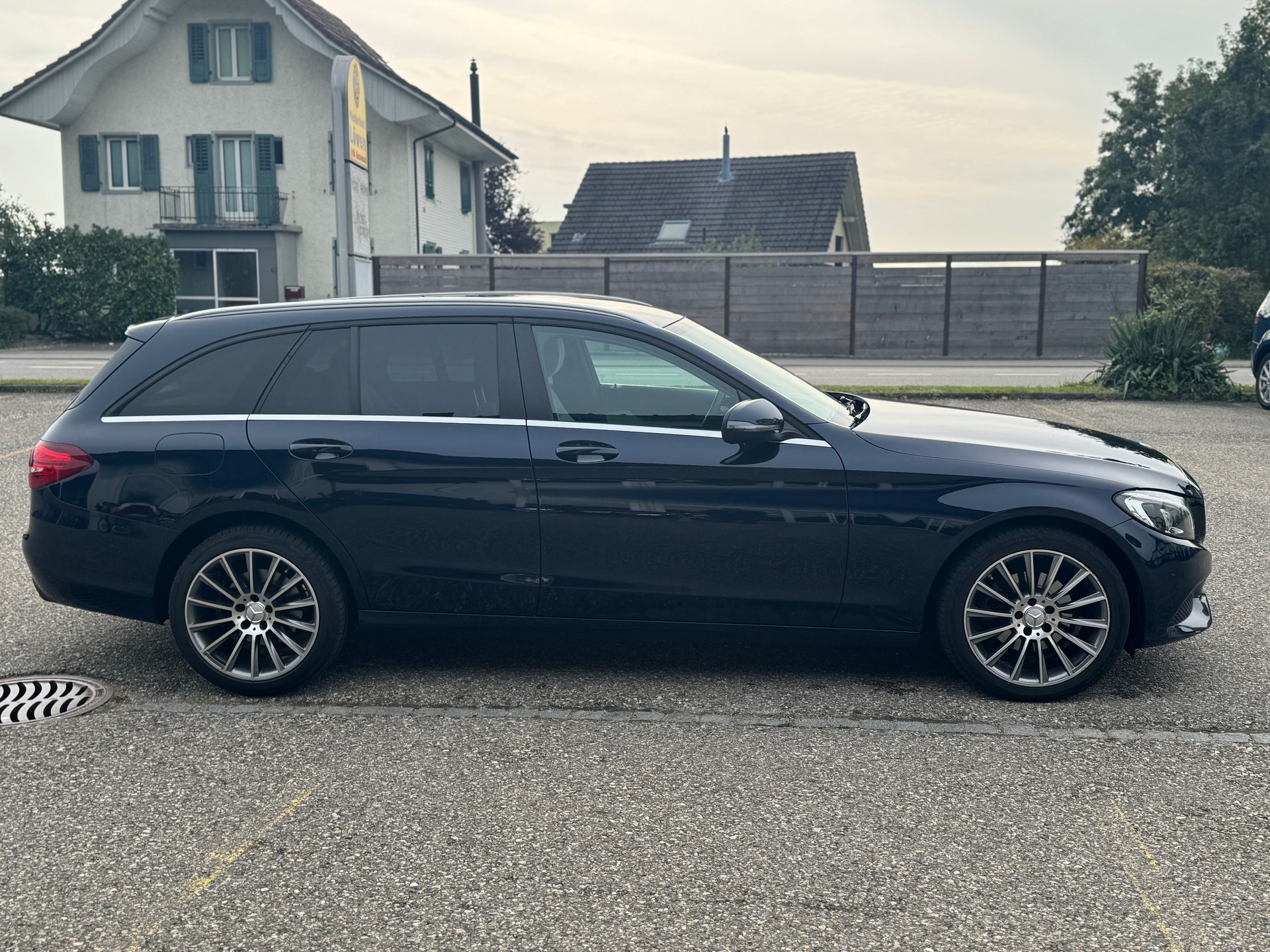 MERCEDES-BENZ C 220 d 9G-Tronic-image-3