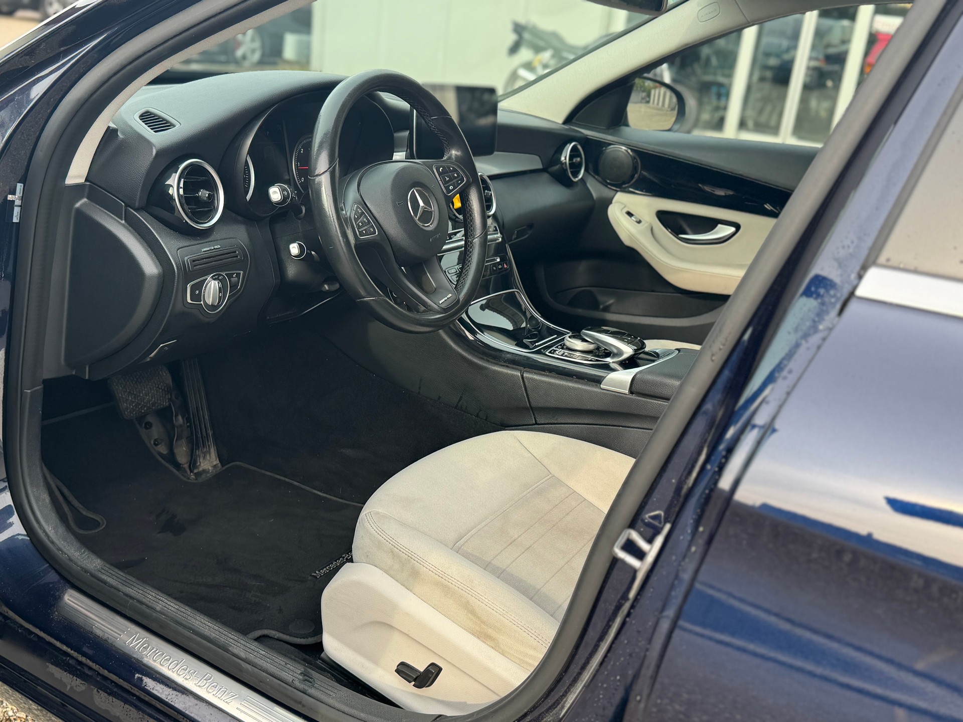 MERCEDES-BENZ C 220 d 9G-Tronic-image-9