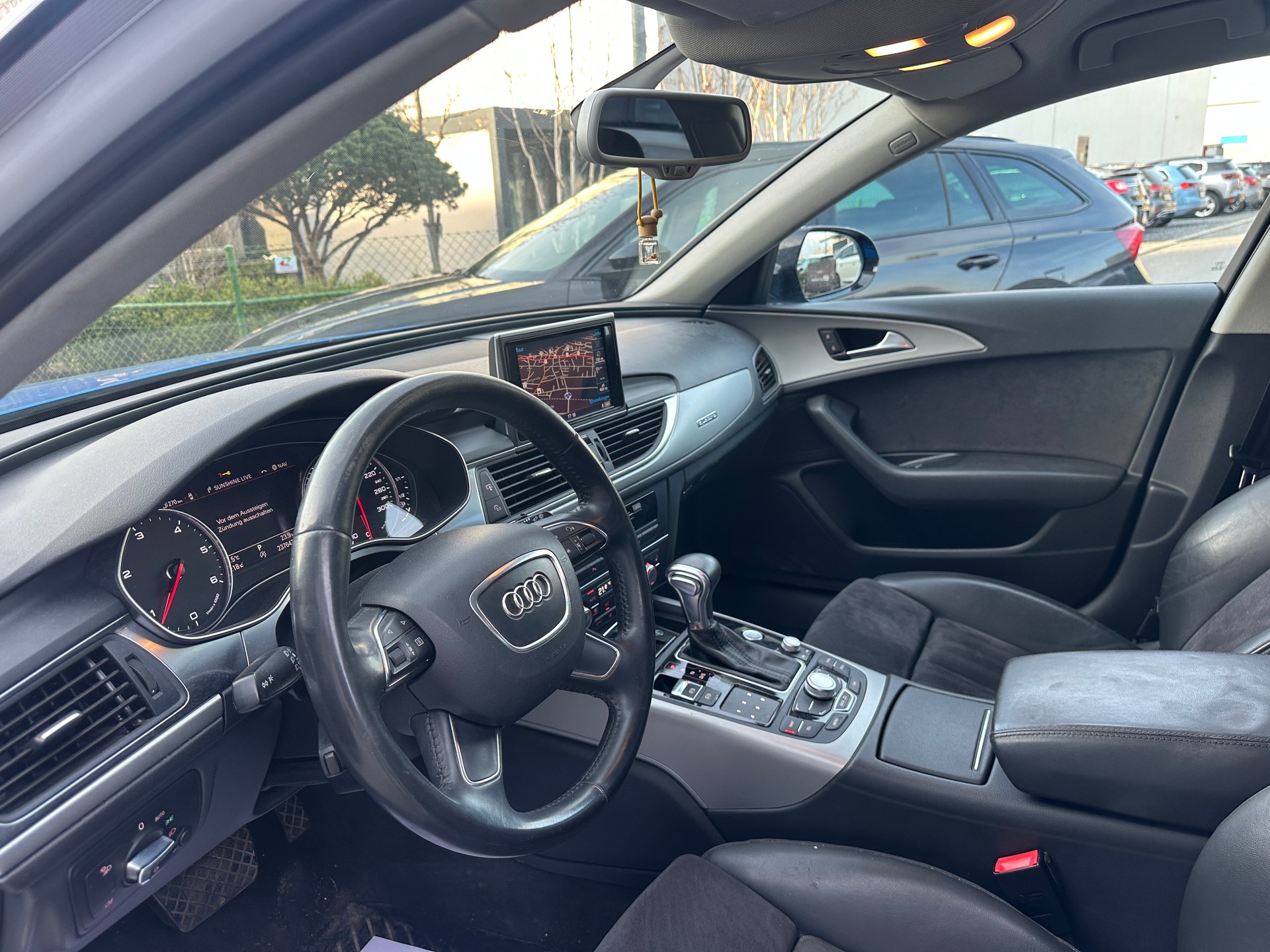 AUDI A6 Avant 3.0 TDI V6 quattro S-tronic-image-11