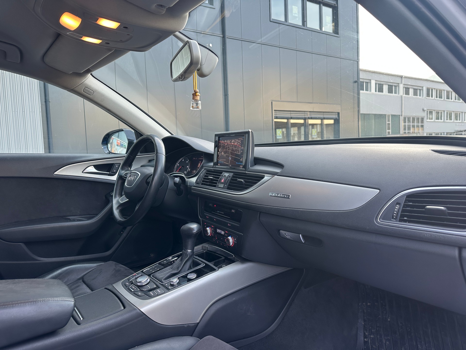 AUDI A6 Avant 3.0 TDI V6 quattro S-tronic-image-9