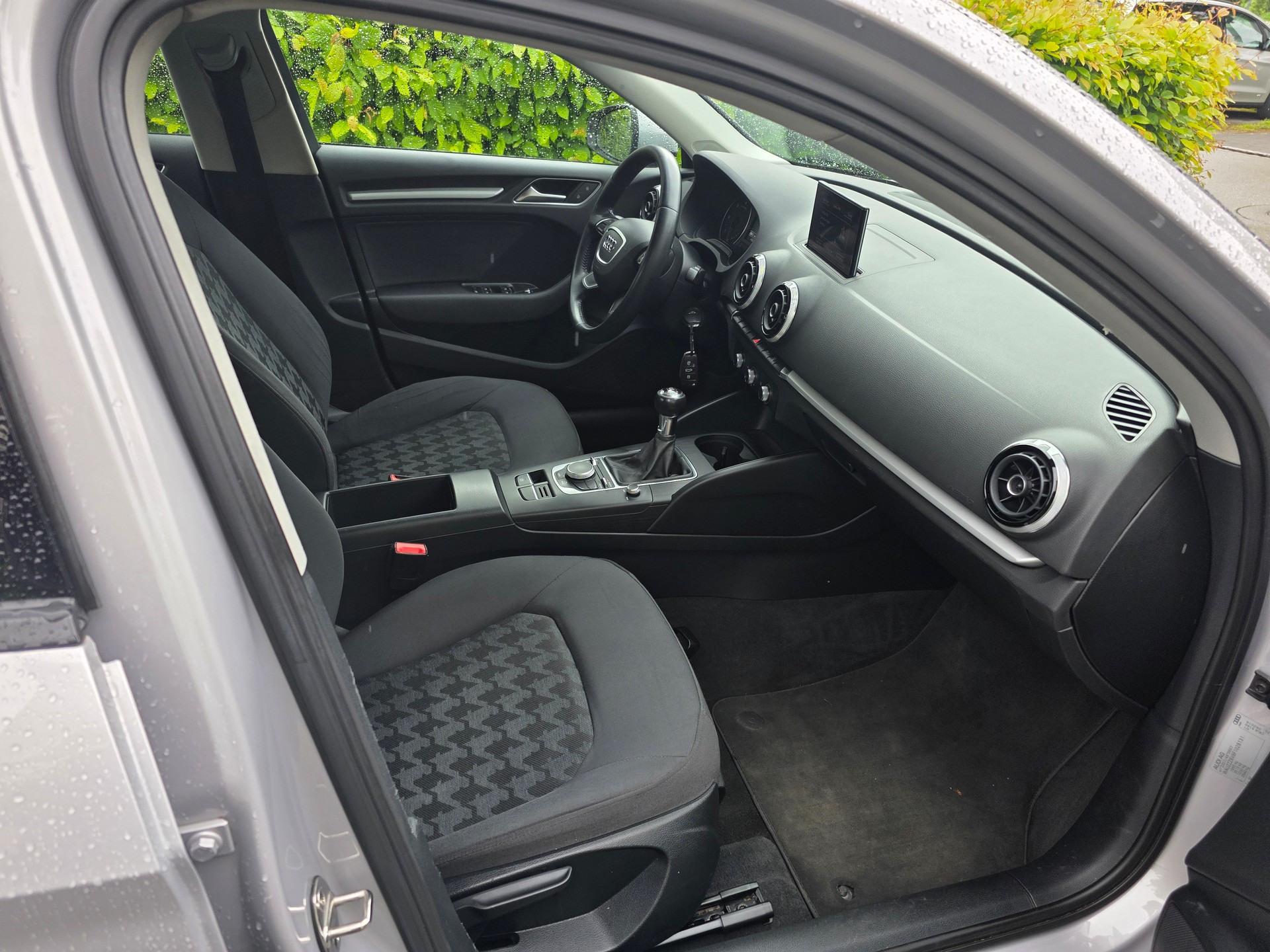 AUDI A3 Limousine 2.0 TDI Attraction-image-12