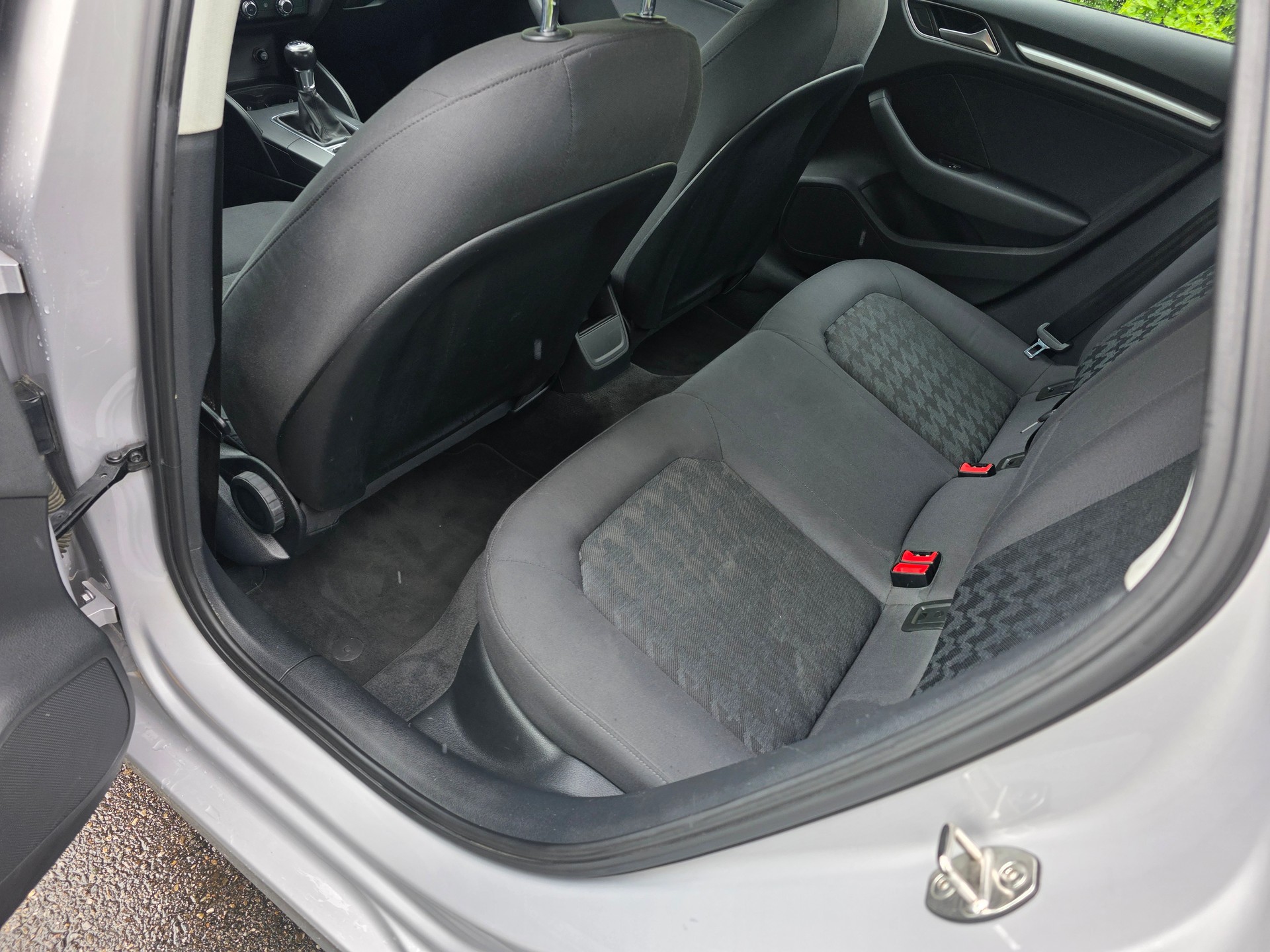 AUDI A3 Limousine 2.0 TDI Attraction-image-9