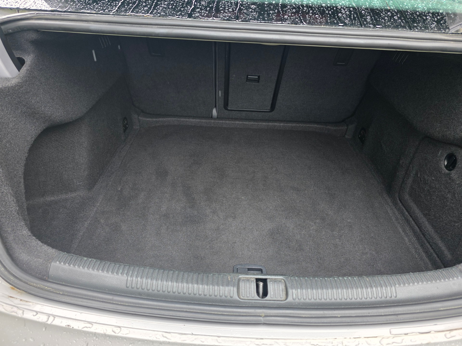 AUDI A3 Limousine 2.0 TDI Attraction-image-11