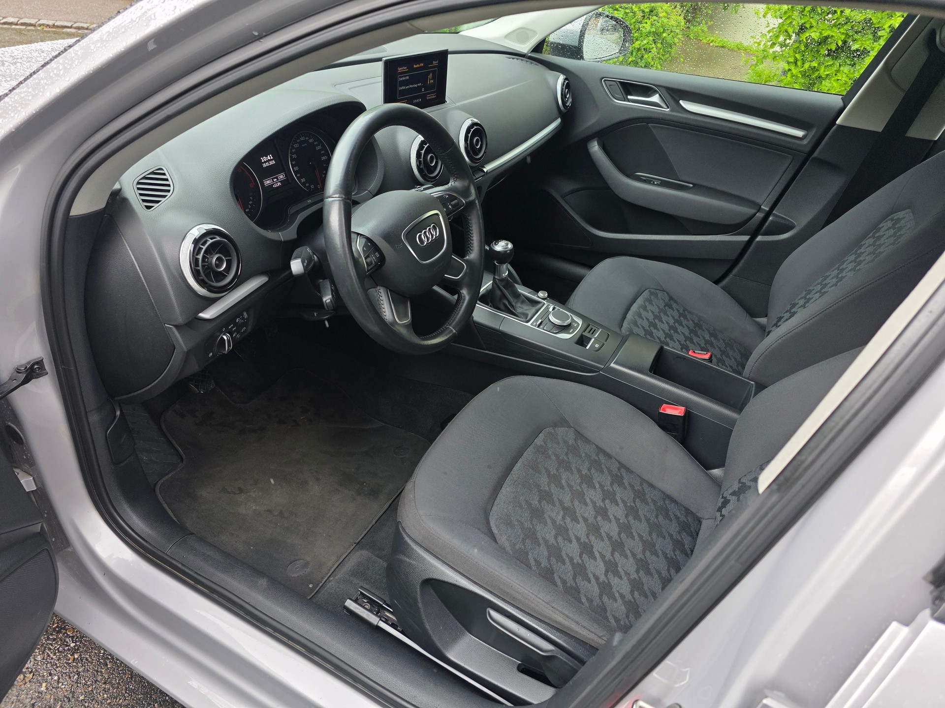 AUDI A3 Limousine 2.0 TDI Attraction-image-8