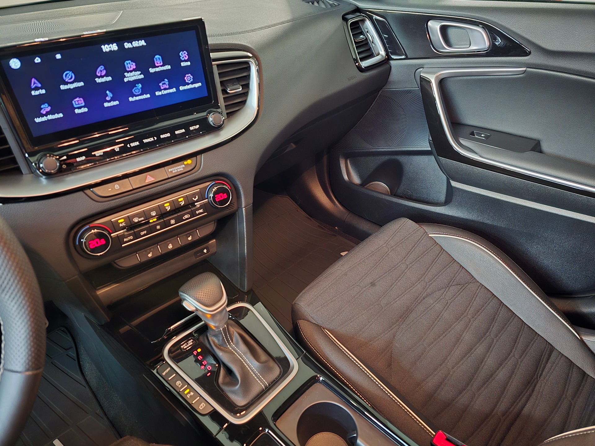 KIA ProCeed 1.5 T-GDi MHEV GT-Line DCT-image-11