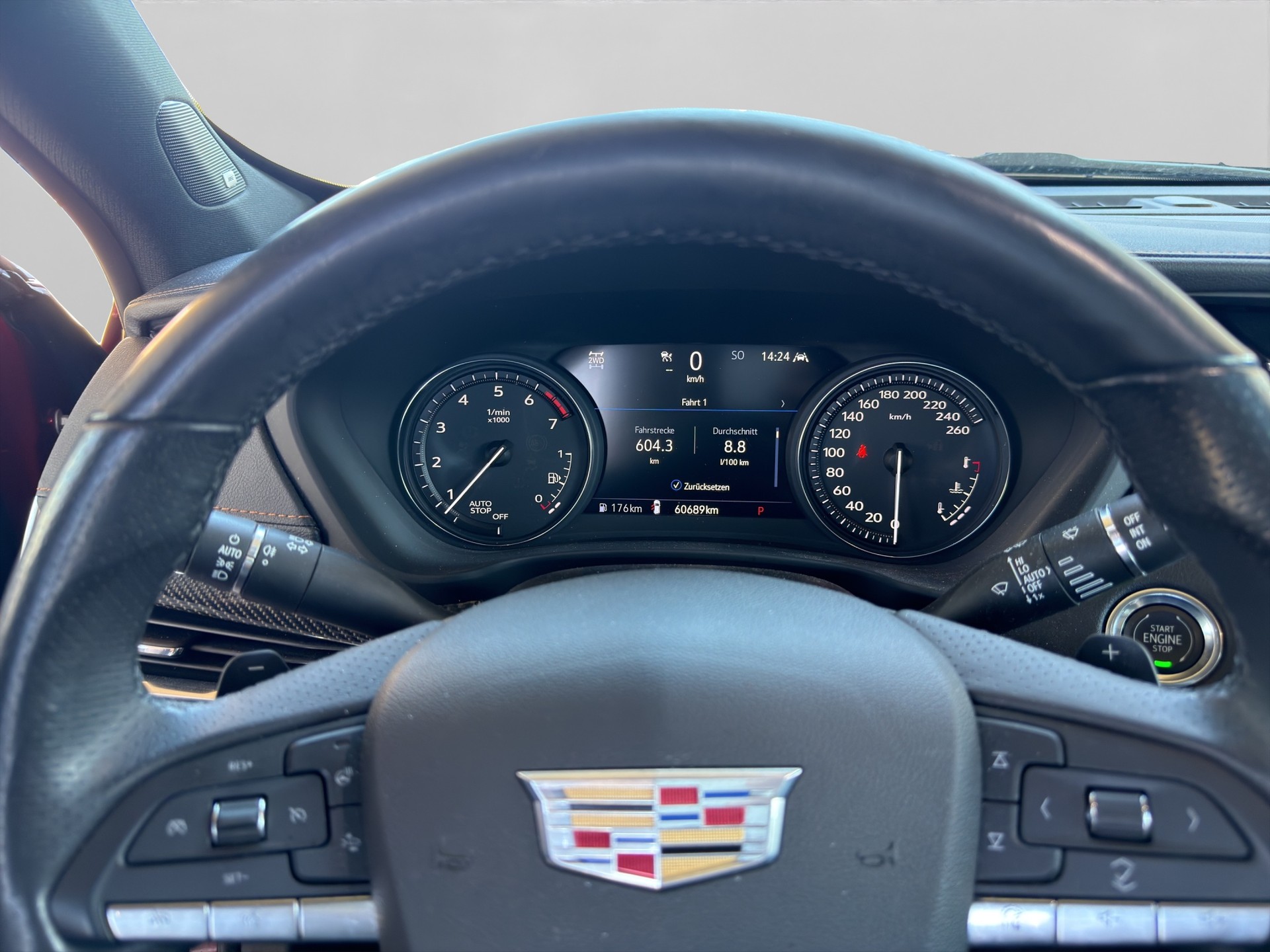 CADILLAC XT4 350T 2.0 Sport AWD Automat-image-5