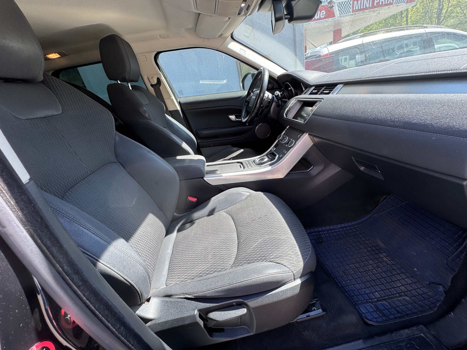 LAND ROVER Range Rover Evoque 2.0 TD4 Pure AT9-image-5