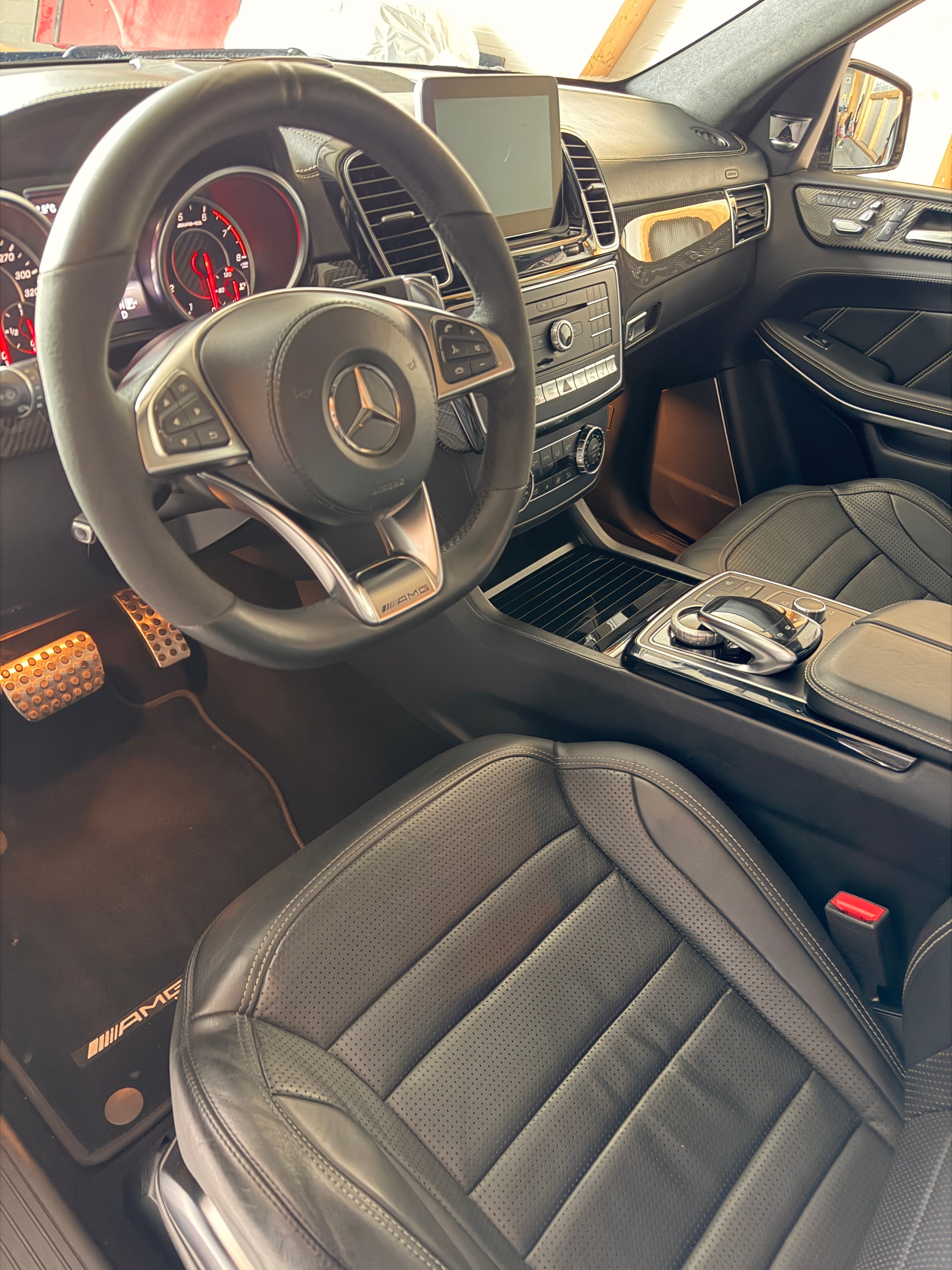 MERCEDES-BENZ GLS 63 AMG 4Matic Speedshift Plus 7G-Tronic-image-13