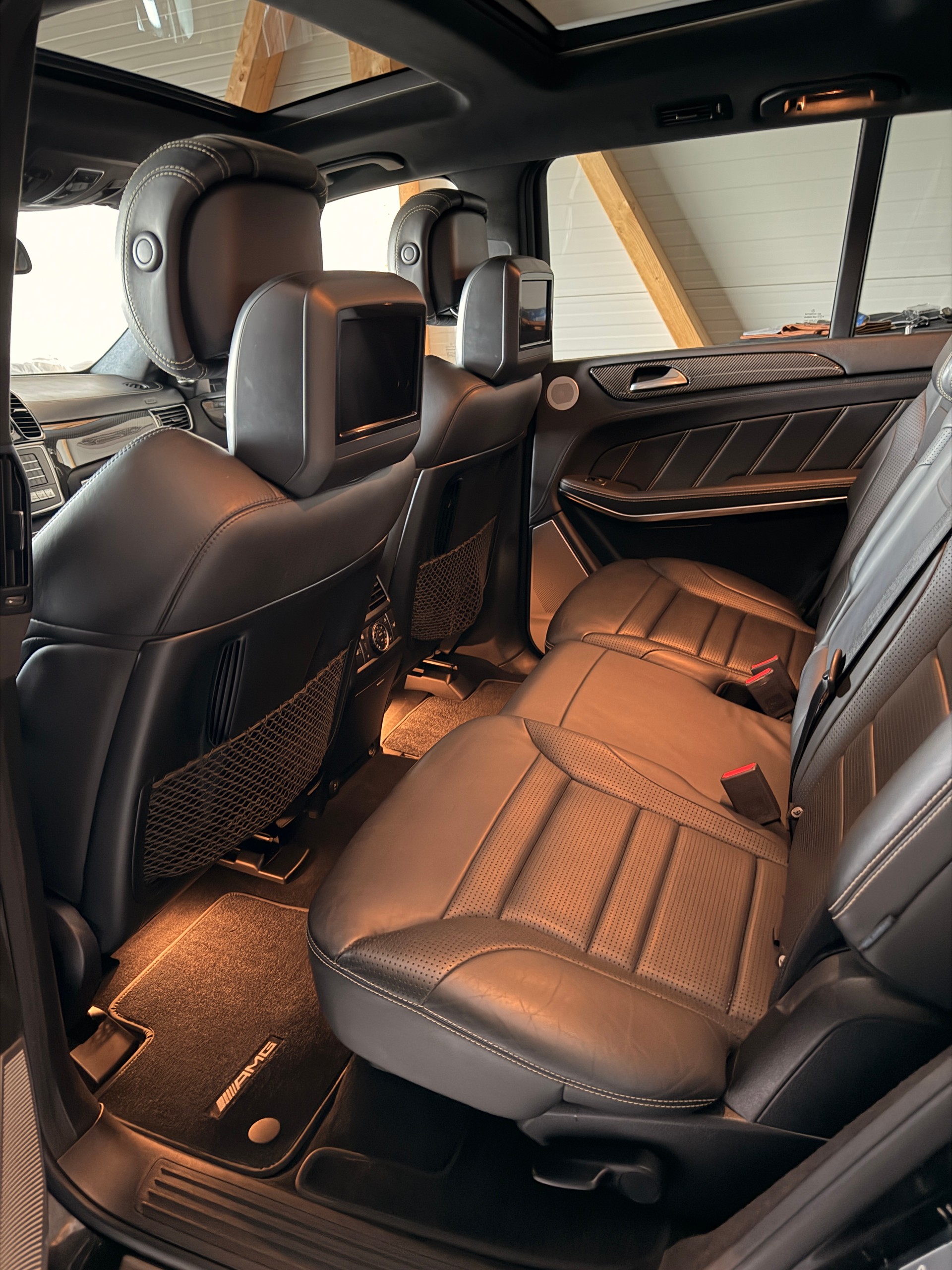 MERCEDES-BENZ GLS 63 AMG 4Matic Speedshift Plus 7G-Tronic-image-9